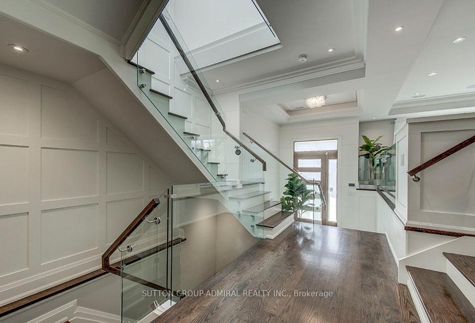 100 Parklea Dr, Toronto, ON M4G2J8 | 4 Bedroom 6 Bathroom Detached House | Image 7