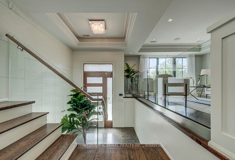 100 Parklea Dr, Toronto, ON M4G2J8 | 4 Bedroom 6 Bathroom Detached House | Image 8