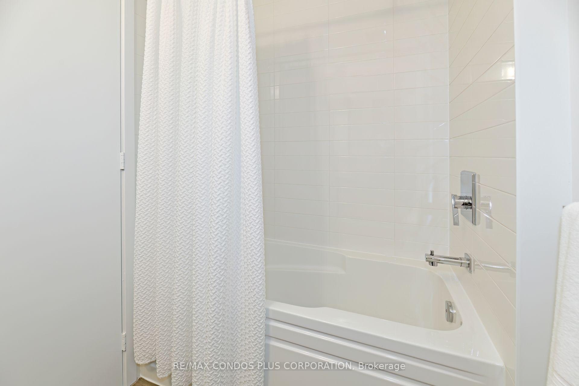 #901 - 5180 Yonge St, Toronto, ON M2N0K5 | 2 Bedroom 2 Bathroom Condo Apt | Image 11