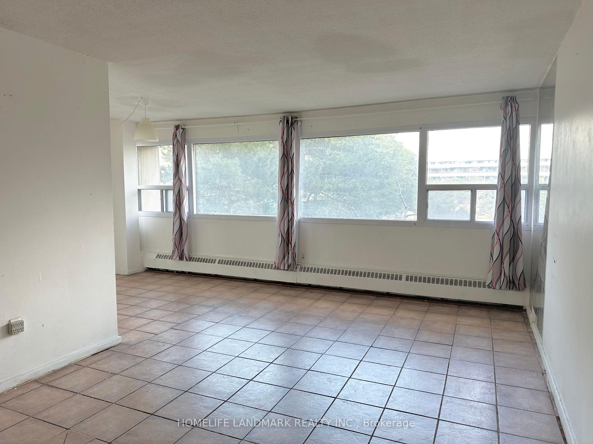 #312 - 100 Leeward Glwy, Toronto, ON M3C2Z1 | 1 Bedroom 1 Bathroom Condo Apt | Image 4