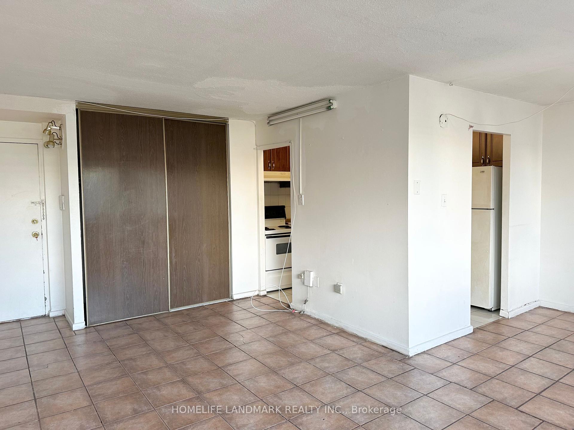 #312 - 100 Leeward Glwy, Toronto, ON M3C2Z1 | 1 Bedroom 1 Bathroom Condo Apt | Image 5