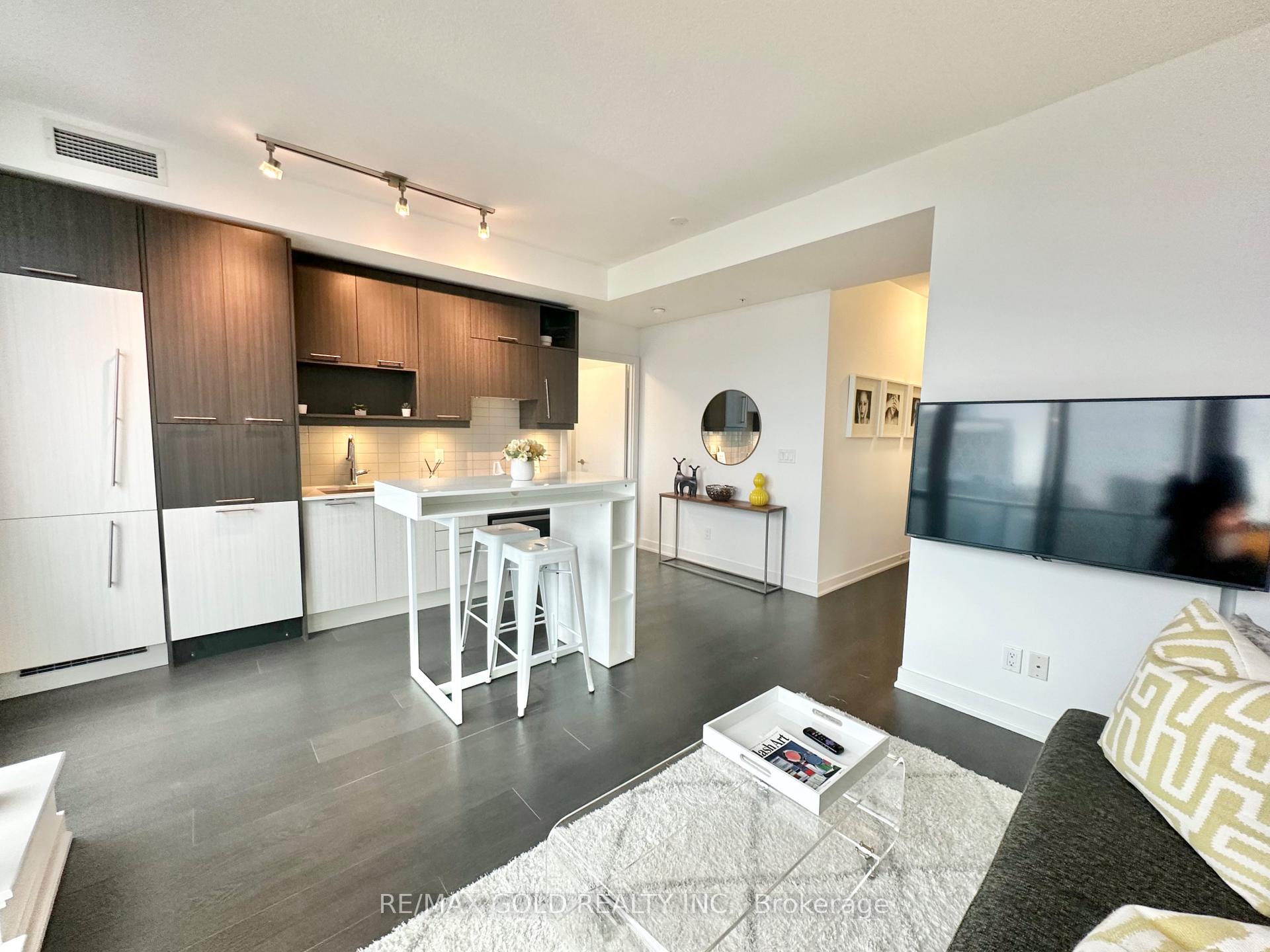 #2310 - 30 Nelson St, Toronto, ON M5V0H5 | 1 Bedroom 1 Bathroom Condo Apt | Image 11