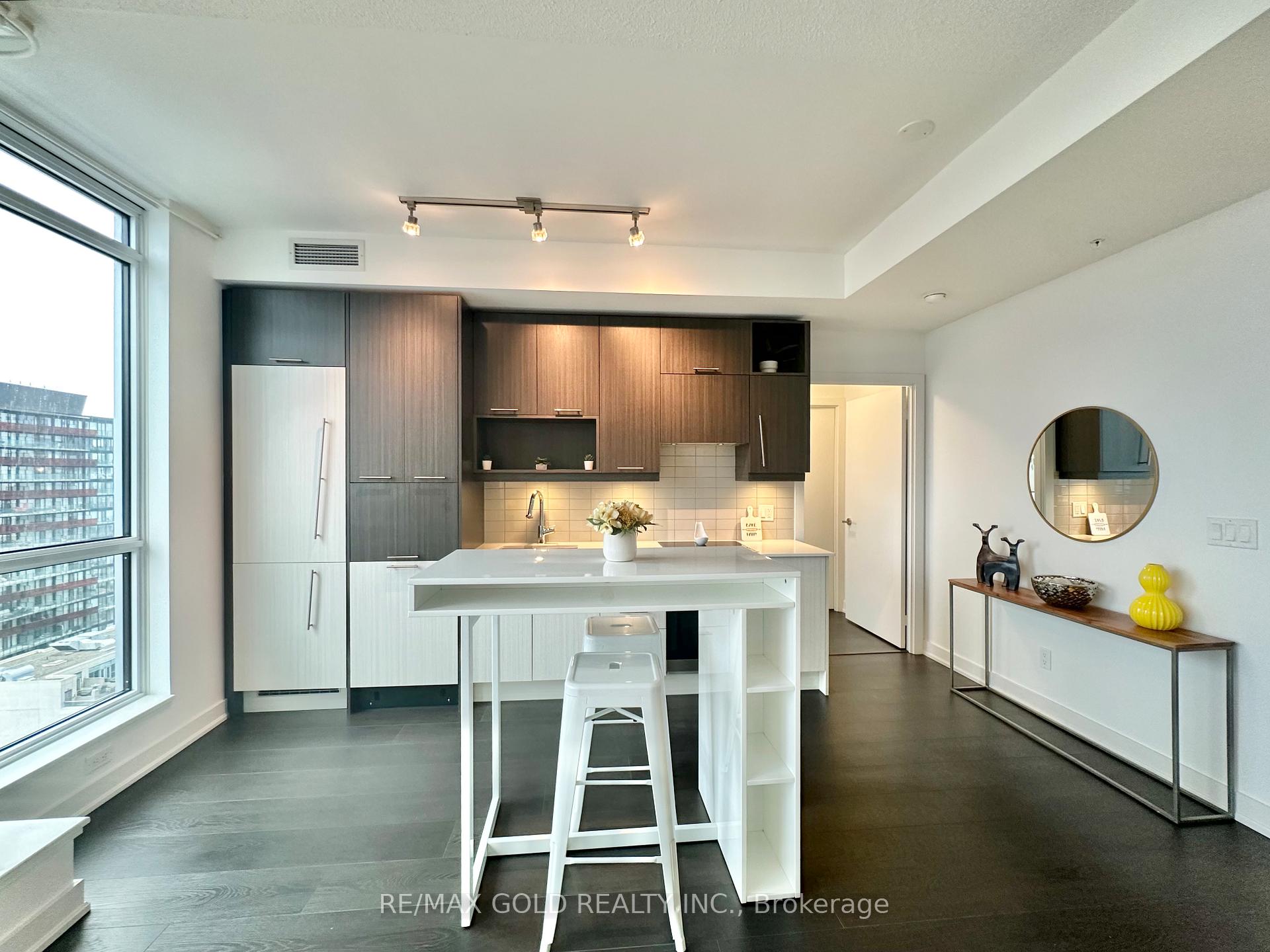 #2310 - 30 Nelson St, Toronto, ON M5V0H5 | 1 Bedroom 1 Bathroom Condo Apt | Image 12