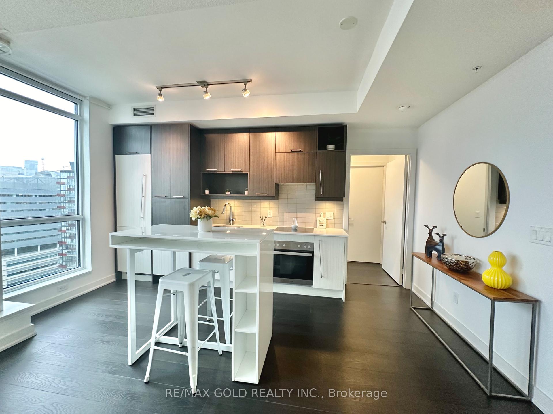 #2310 - 30 Nelson St, Toronto, ON M5V0H5 | 1 Bedroom 1 Bathroom Condo Apt | Image 14