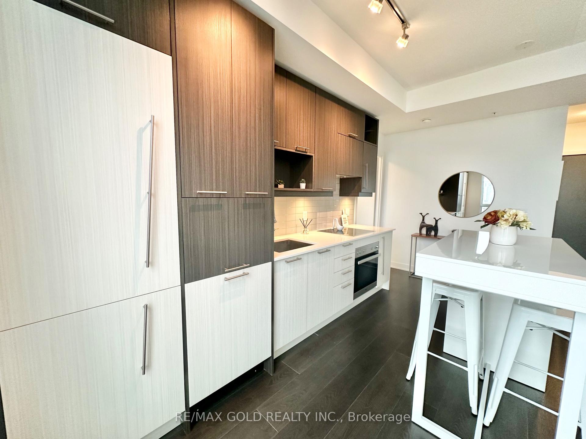 #2310 - 30 Nelson St, Toronto, ON M5V0H5 | 1 Bedroom 1 Bathroom Condo Apt | Image 15