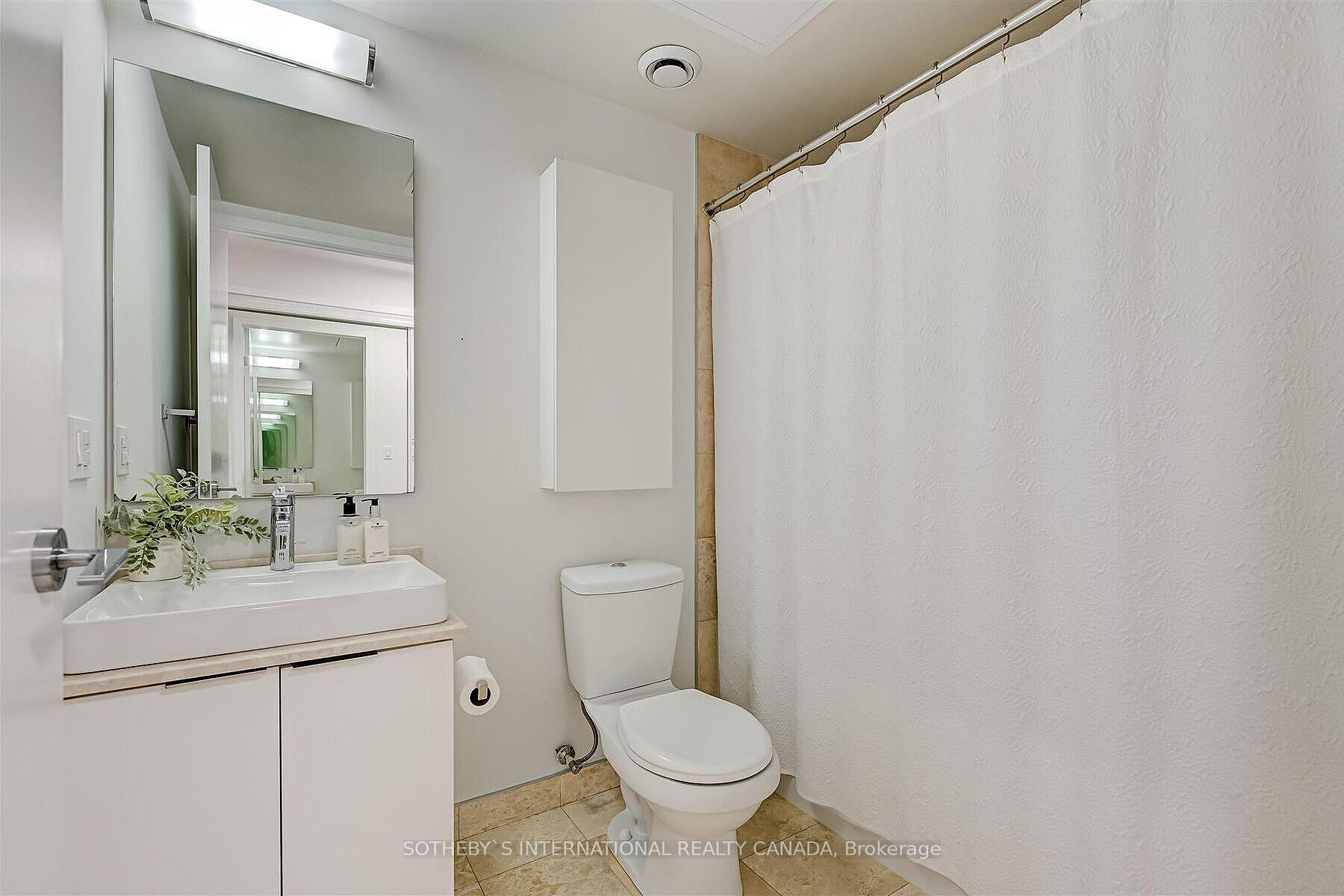 #4706 - 14 York St, Toronto, ON M5J0B1 | 1 Bedroom 1 Bathroom Condo Apt | Image 18