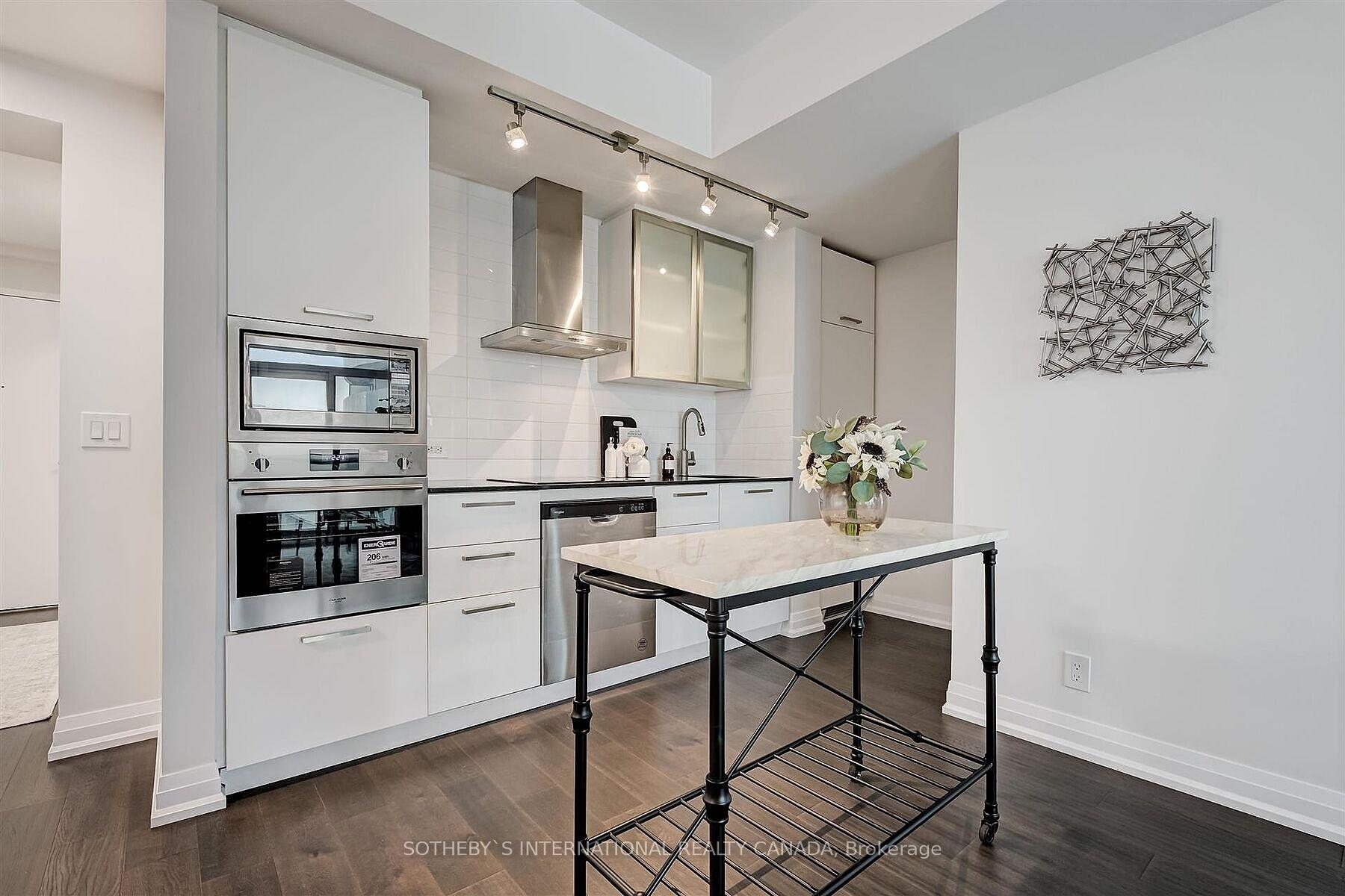 #4706 - 14 York St, Toronto, ON M5J0B1 | 1 Bedroom 1 Bathroom Condo Apt | Image 6