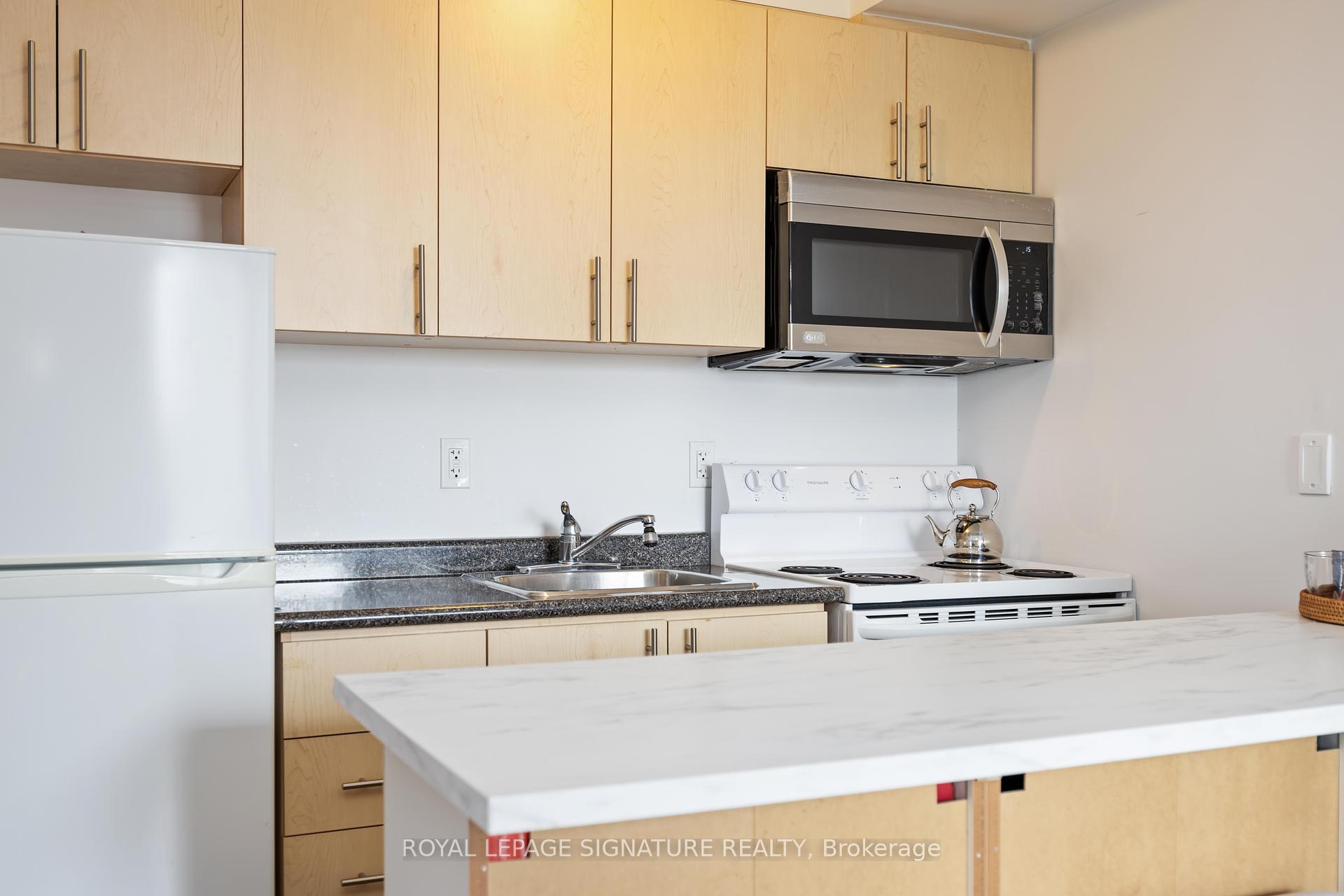 #703 - 15 Maplewood Ave, Toronto, ON M6C4B4 | 1 Bedroom 1 Bathroom Condo Apt | Image 23