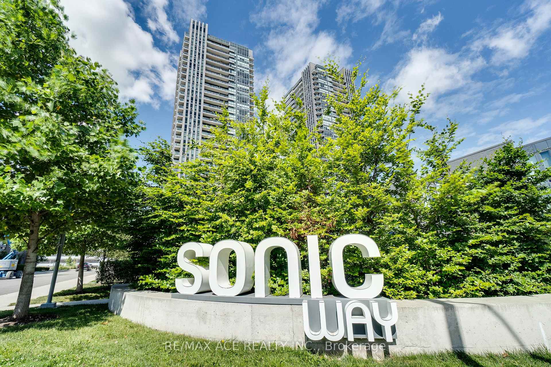 #2801 - 2 Sonic Way, Toronto, ON M3C0P2 | 1 Bedroom 1 Bathroom Condo Apt | Image 2