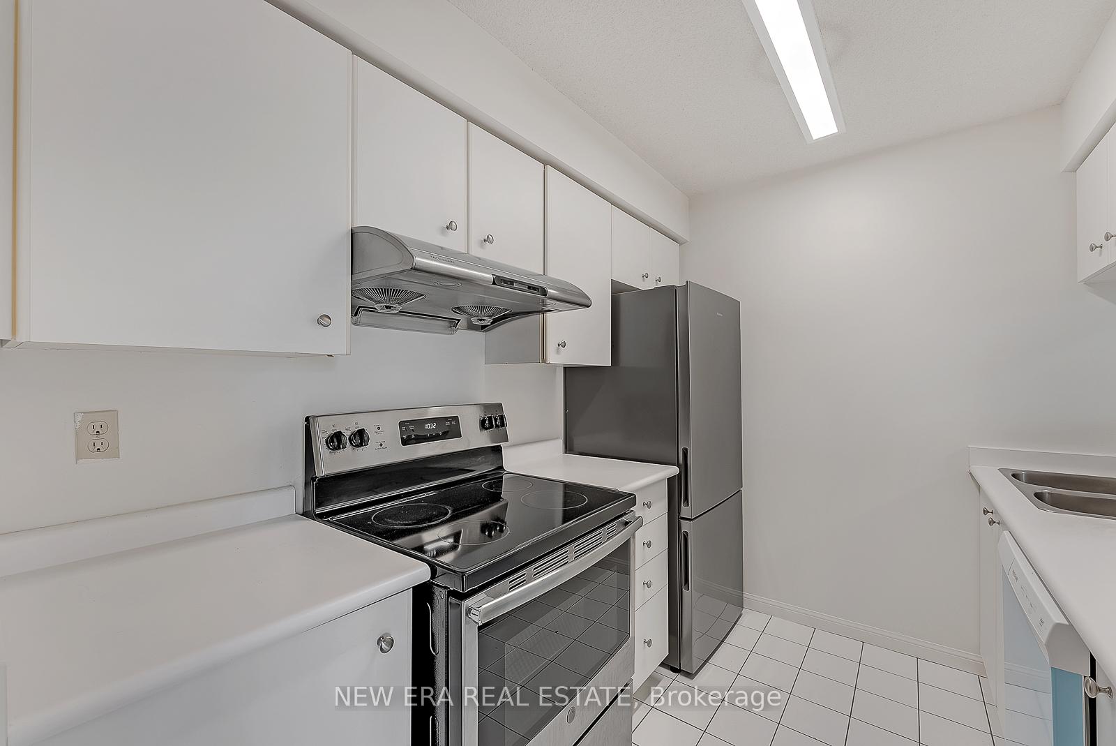 #1109 - 24 Wellesley St W, Toronto, ON M4Y2X6 | 1 Bedroom 1 Bathroom Condo Apt | Image 23