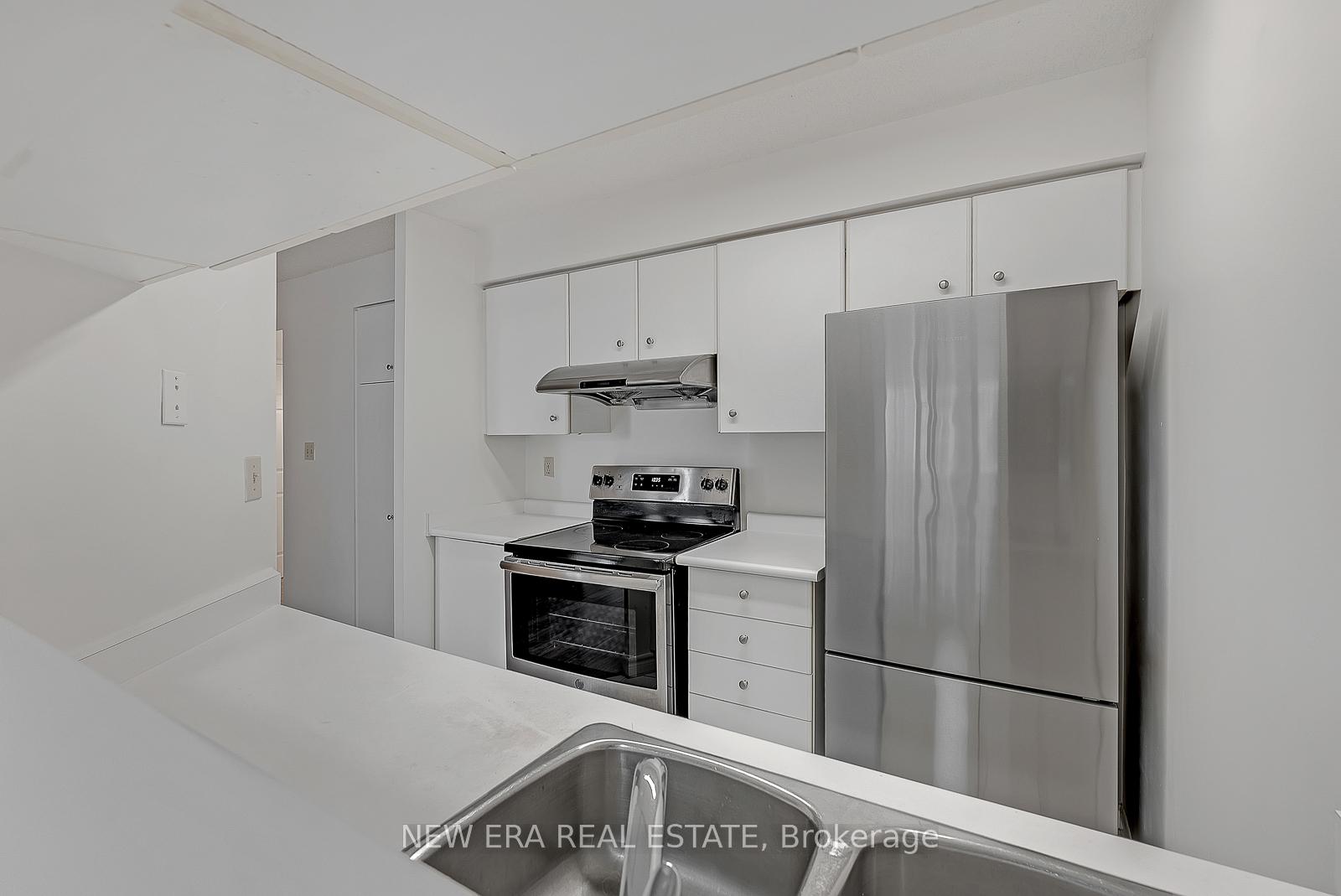 #1109 - 24 Wellesley St W, Toronto, ON M4Y2X6 | 1 Bedroom 1 Bathroom Condo Apt | Image 25