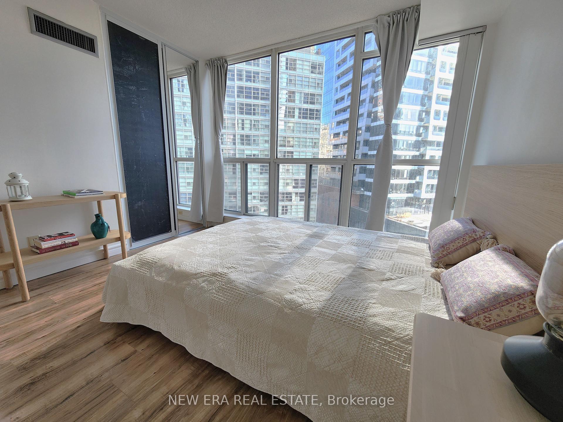 #1109 - 24 Wellesley St W, Toronto, ON M4Y2X6 | 1 Bedroom 1 Bathroom Condo Apt | Image 5