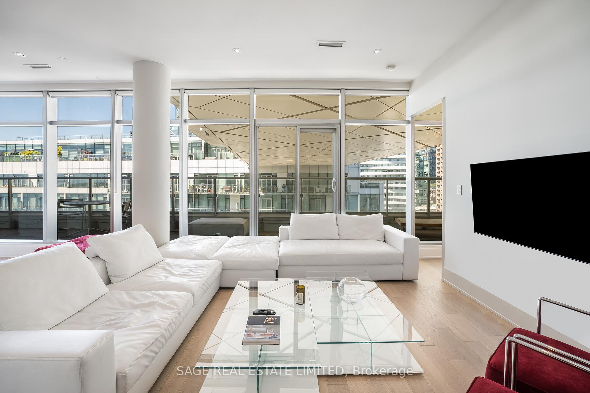 #1124 - 39 Queens Quay E, Toronto, ON M5E0A1 | 2 Bedroom 2 Bathroom Condo Apt | Image 1