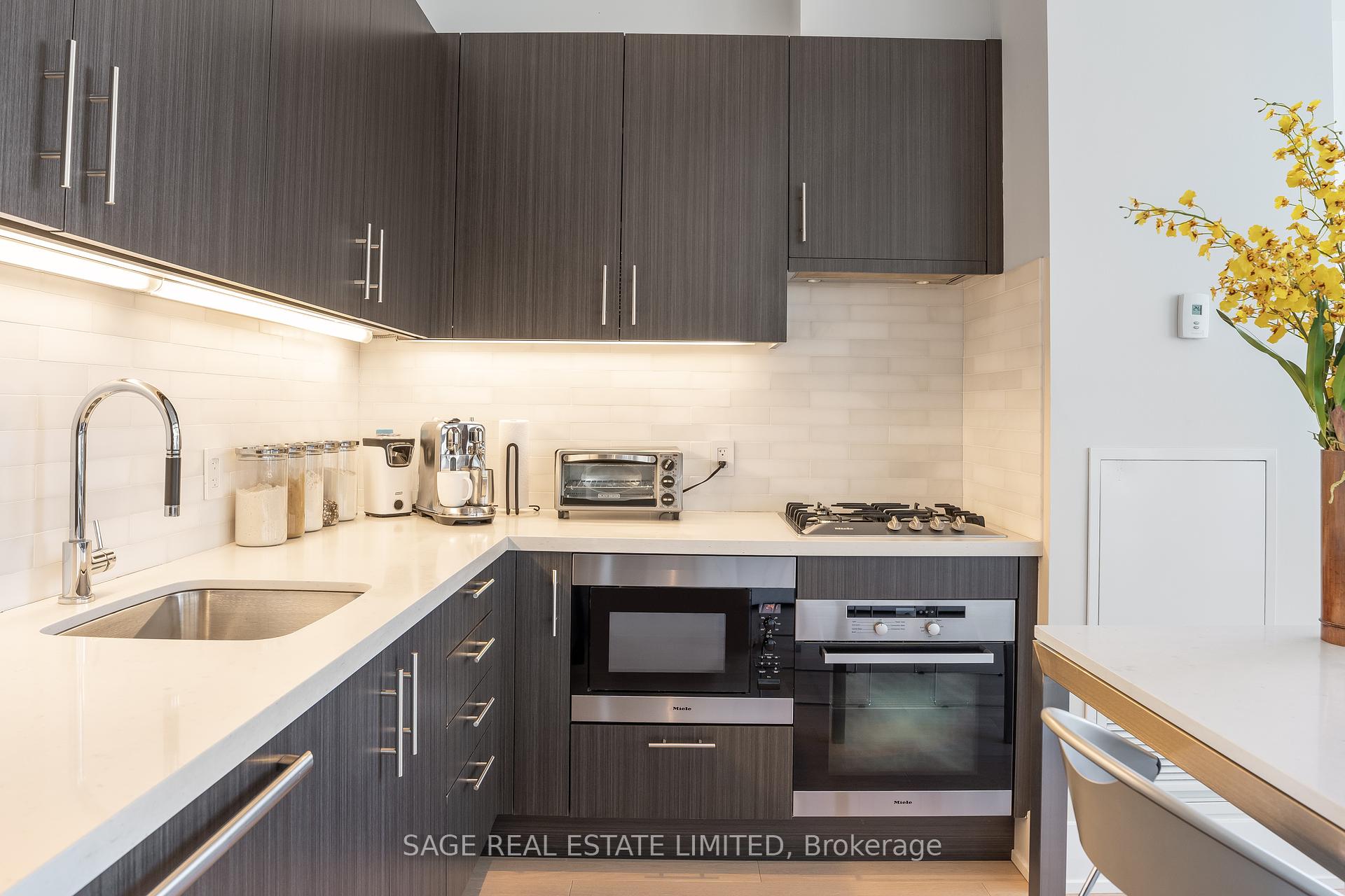 #1124 - 39 Queens Quay E, Toronto, ON M5E0A1 | 2 Bedroom 2 Bathroom Condo Apt | Image 6