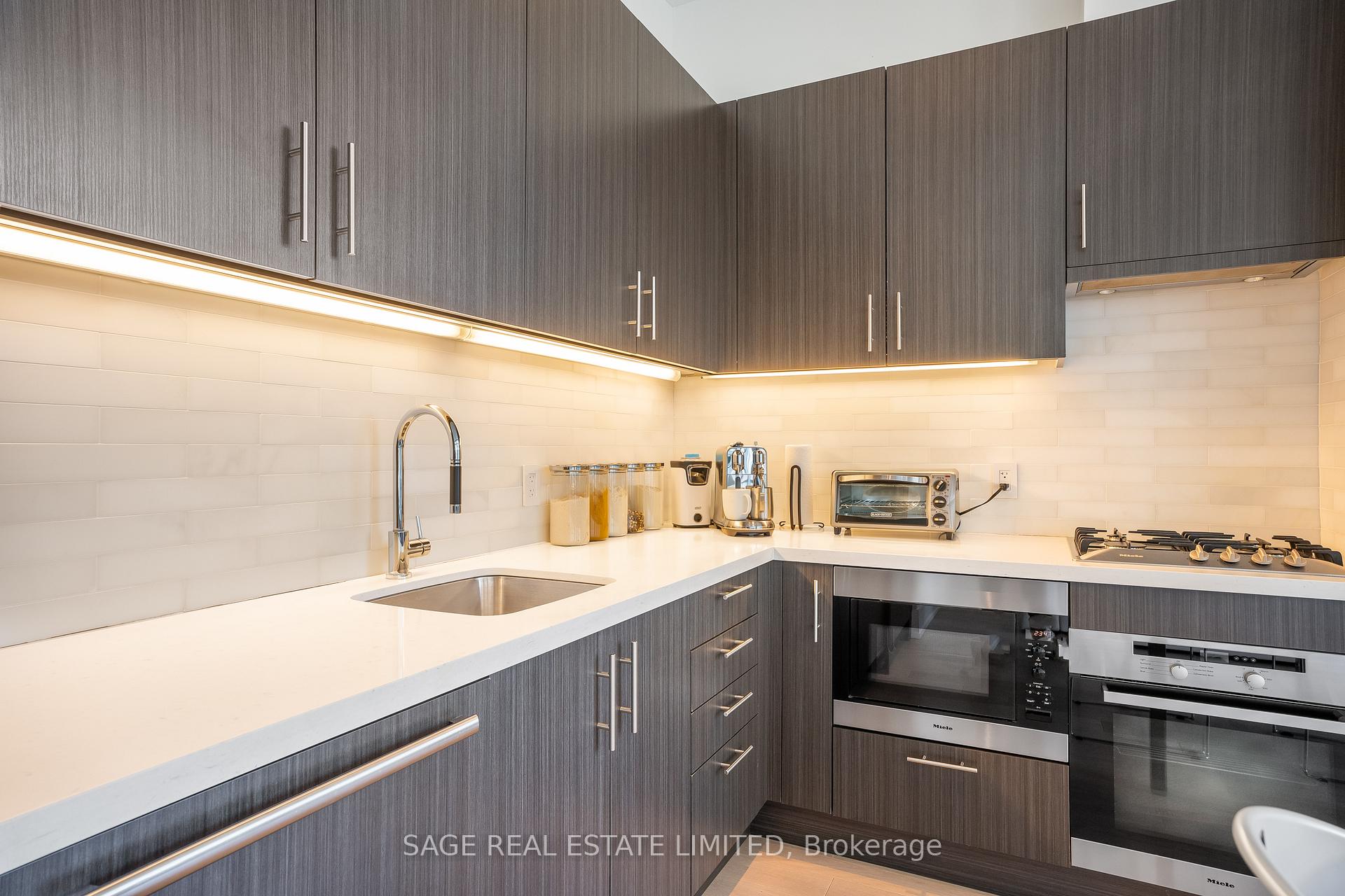 #1124 - 39 Queens Quay E, Toronto, ON M5E0A1 | 2 Bedroom 2 Bathroom Condo Apt | Image 7