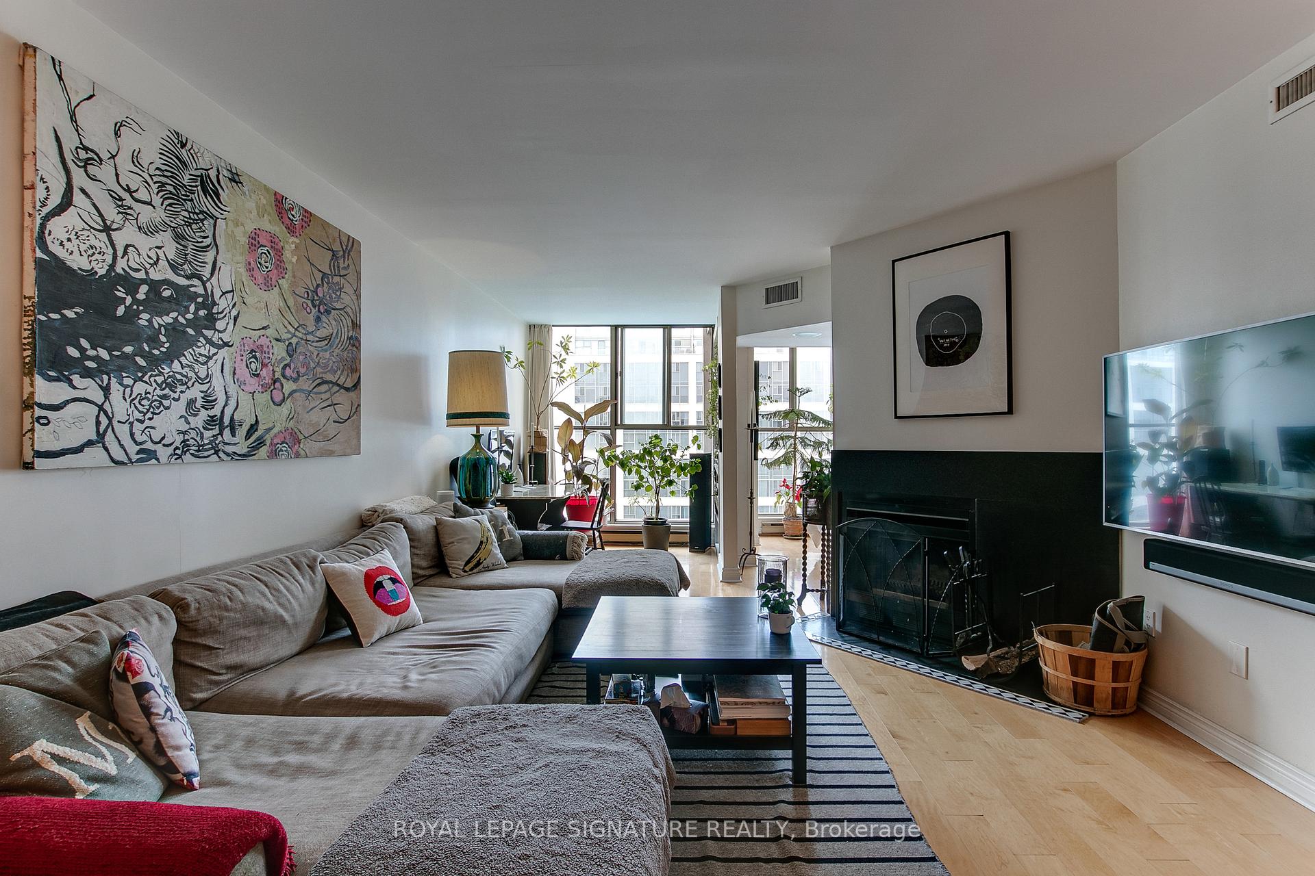 #919 - 65 Scadding Ave, Toronto, ON M5A4L1 | 2 Bedroom 2 Bathroom Condo Apt | Image 13