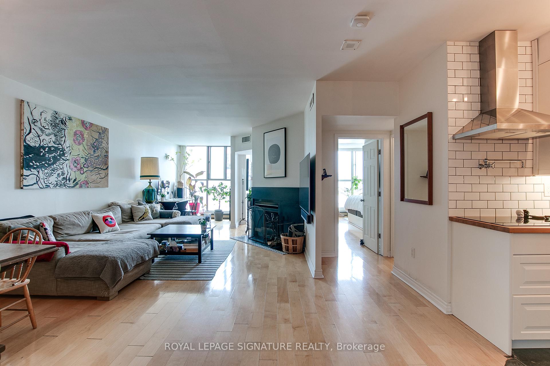 #919 - 65 Scadding Ave, Toronto, ON M5A4L1 | 2 Bedroom 2 Bathroom Condo Apt | Image 17