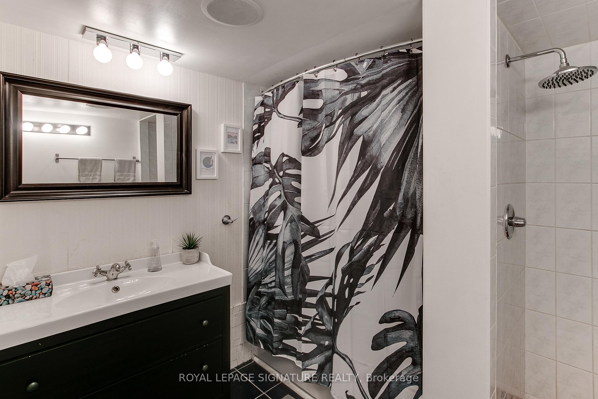 #919 - 65 Scadding Ave, Toronto, ON M5A4L1 | 2 Bedroom 2 Bathroom Condo Apt | Image 28