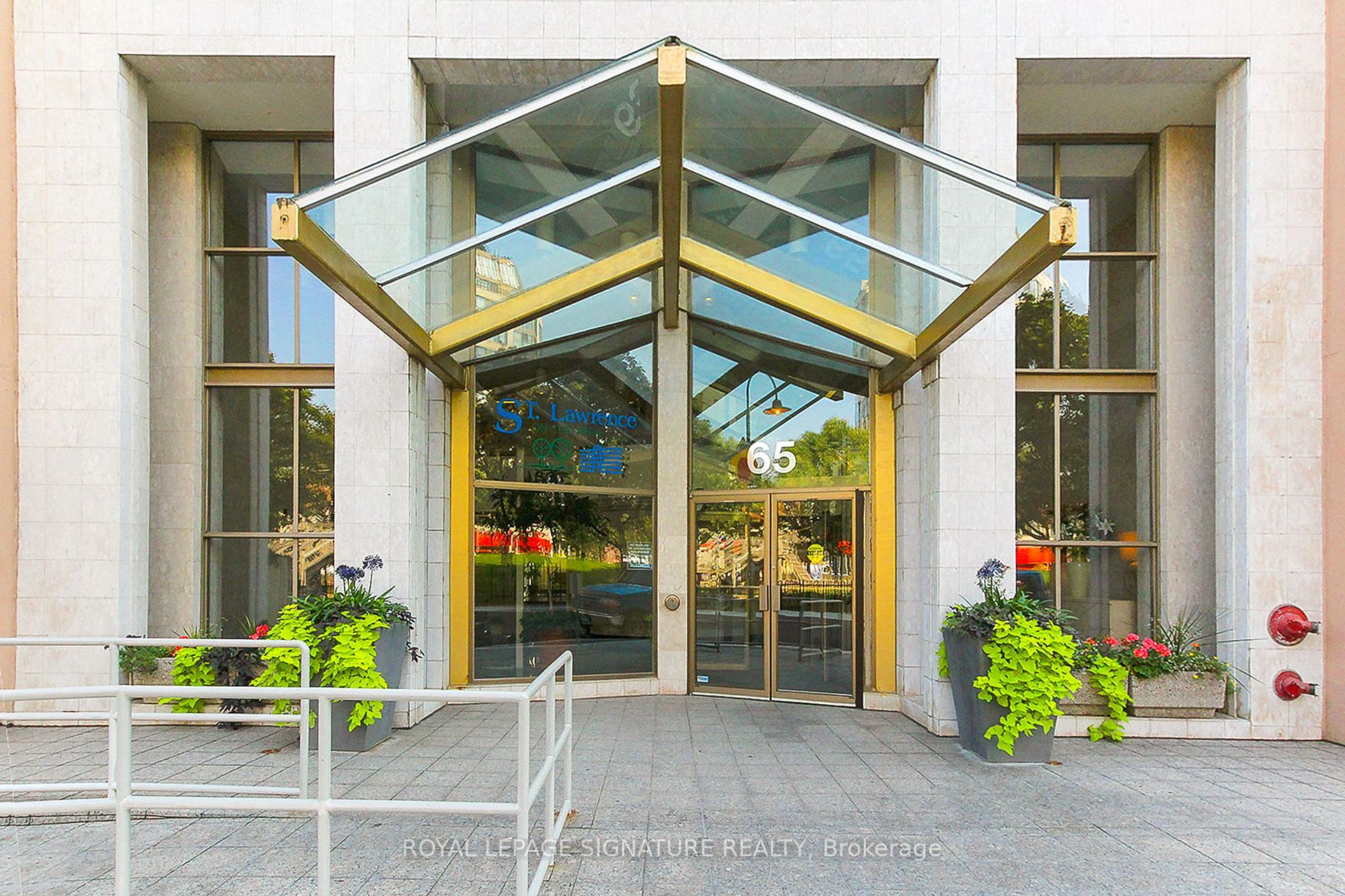 #919 - 65 Scadding Ave, Toronto, ON M5A4L1 | 2 Bedroom 2 Bathroom Condo Apt | Image 31