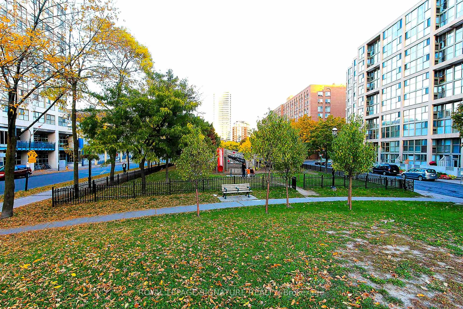 #919 - 65 Scadding Ave, Toronto, ON M5A4L1 | 2 Bedroom 2 Bathroom Condo Apt | Image 39