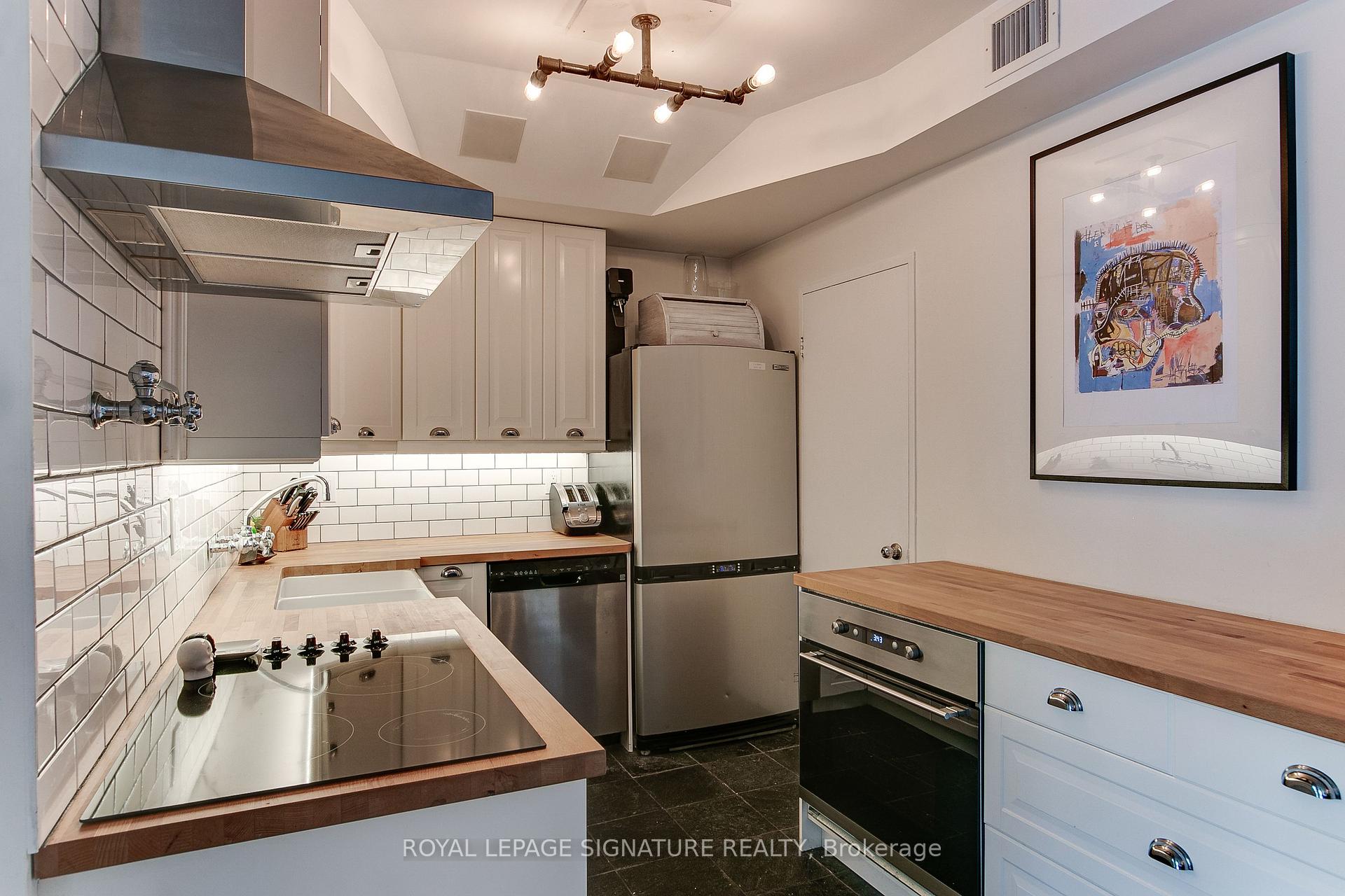 #919 - 65 Scadding Ave, Toronto, ON M5A4L1 | 2 Bedroom 2 Bathroom Condo Apt | Image 5