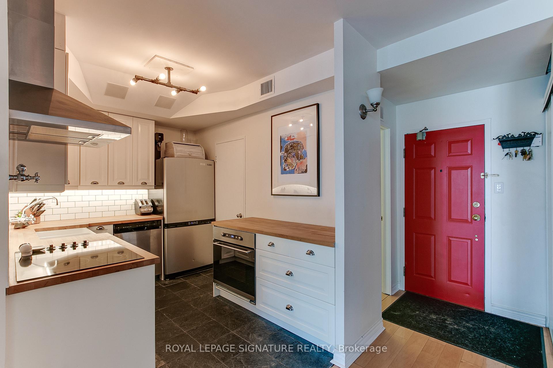 #919 - 65 Scadding Ave, Toronto, ON M5A4L1 | 2 Bedroom 2 Bathroom Condo Apt | Image 6