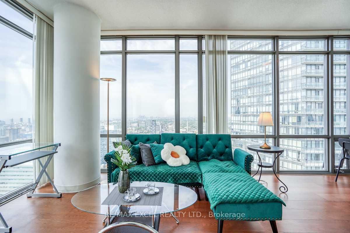 #4103 - 38 Grenville St, Toronto, ON M4Y1A5 | 2 Bedroom 2 Bathroom Condo Apt | Image 11