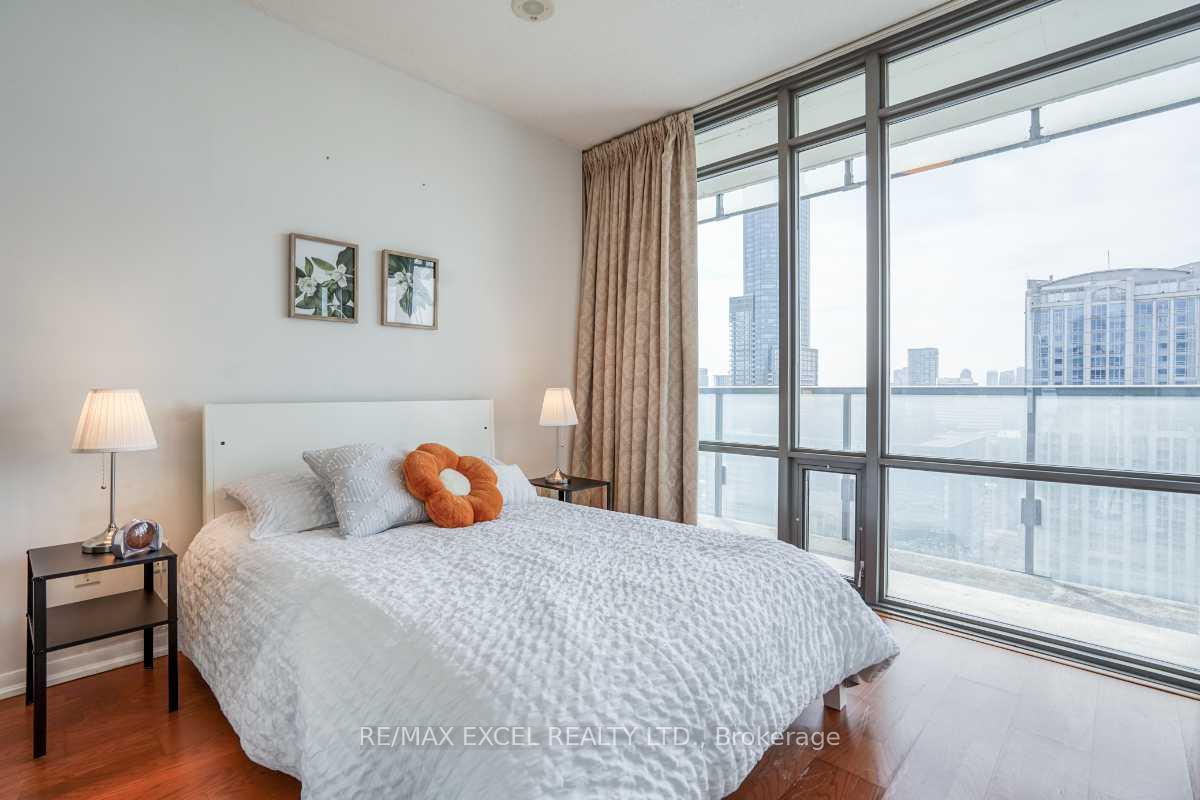 #4103 - 38 Grenville St, Toronto, ON M4Y1A5 | 2 Bedroom 2 Bathroom Condo Apt | Image 13