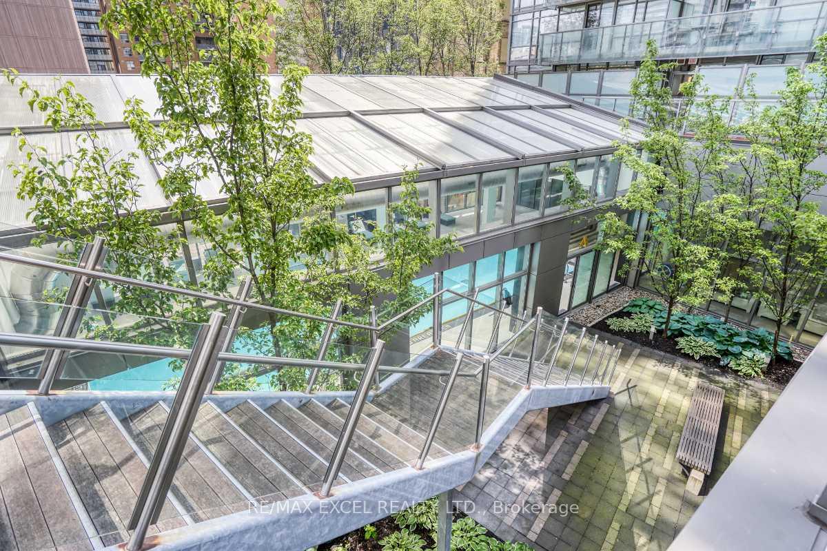 #4103 - 38 Grenville St, Toronto, ON M4Y1A5 | 2 Bedroom 2 Bathroom Condo Apt | Image 23