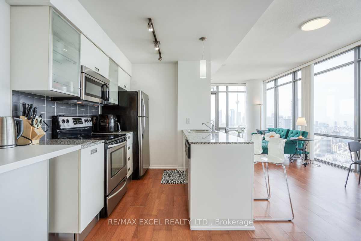 #4103 - 38 Grenville St, Toronto, ON M4Y1A5 | 2 Bedroom 2 Bathroom Condo Apt | Image 4