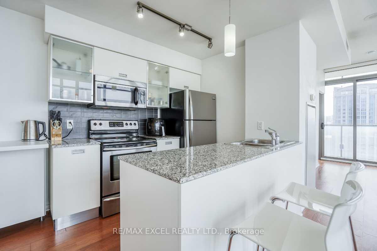 #4103 - 38 Grenville St, Toronto, ON M4Y1A5 | 2 Bedroom 2 Bathroom Condo Apt | Image 5