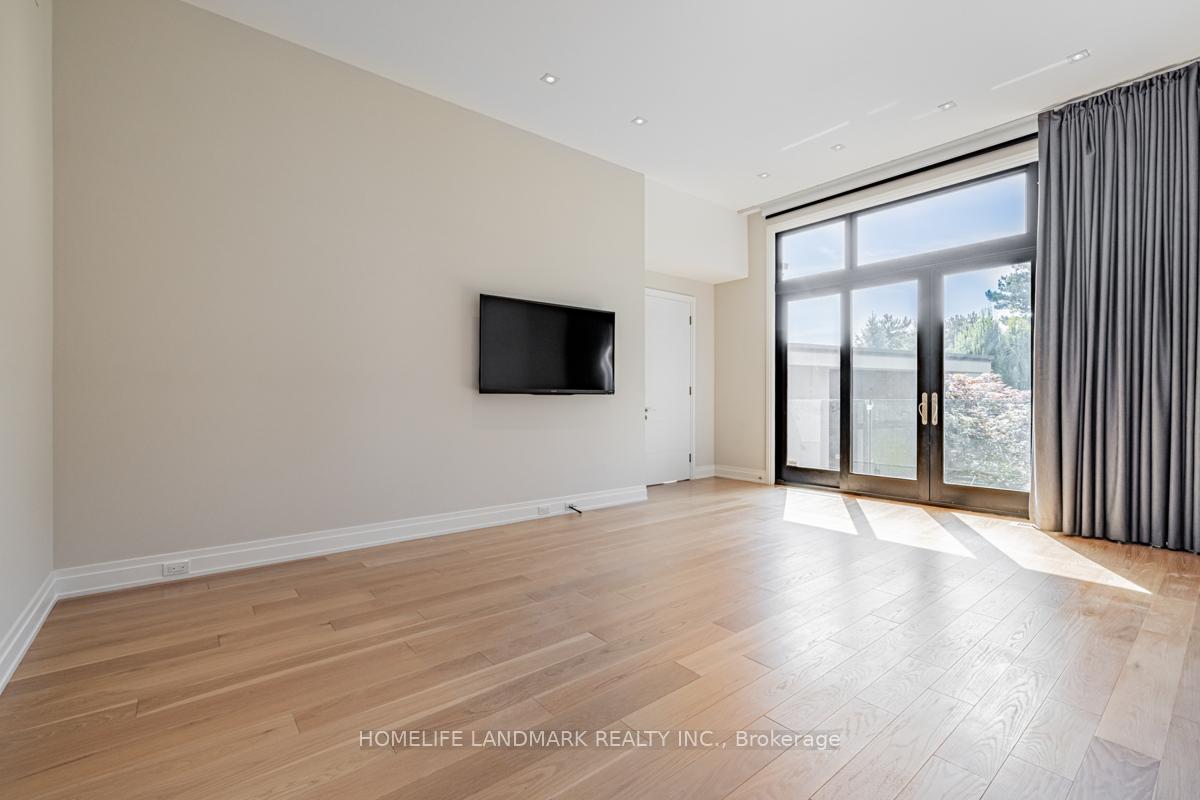 4 Royal Oak Dr, Toronto, ON M3C2M2 | 4 Bedroom 9 Bathroom Detached House | Image 11