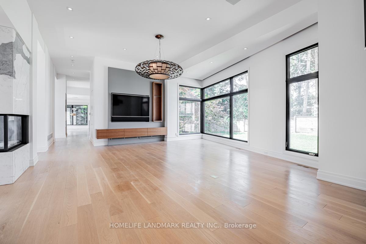 4 Royal Oak Dr, Toronto, ON M3C2M2 | 4 Bedroom 9 Bathroom Detached House | Image 4