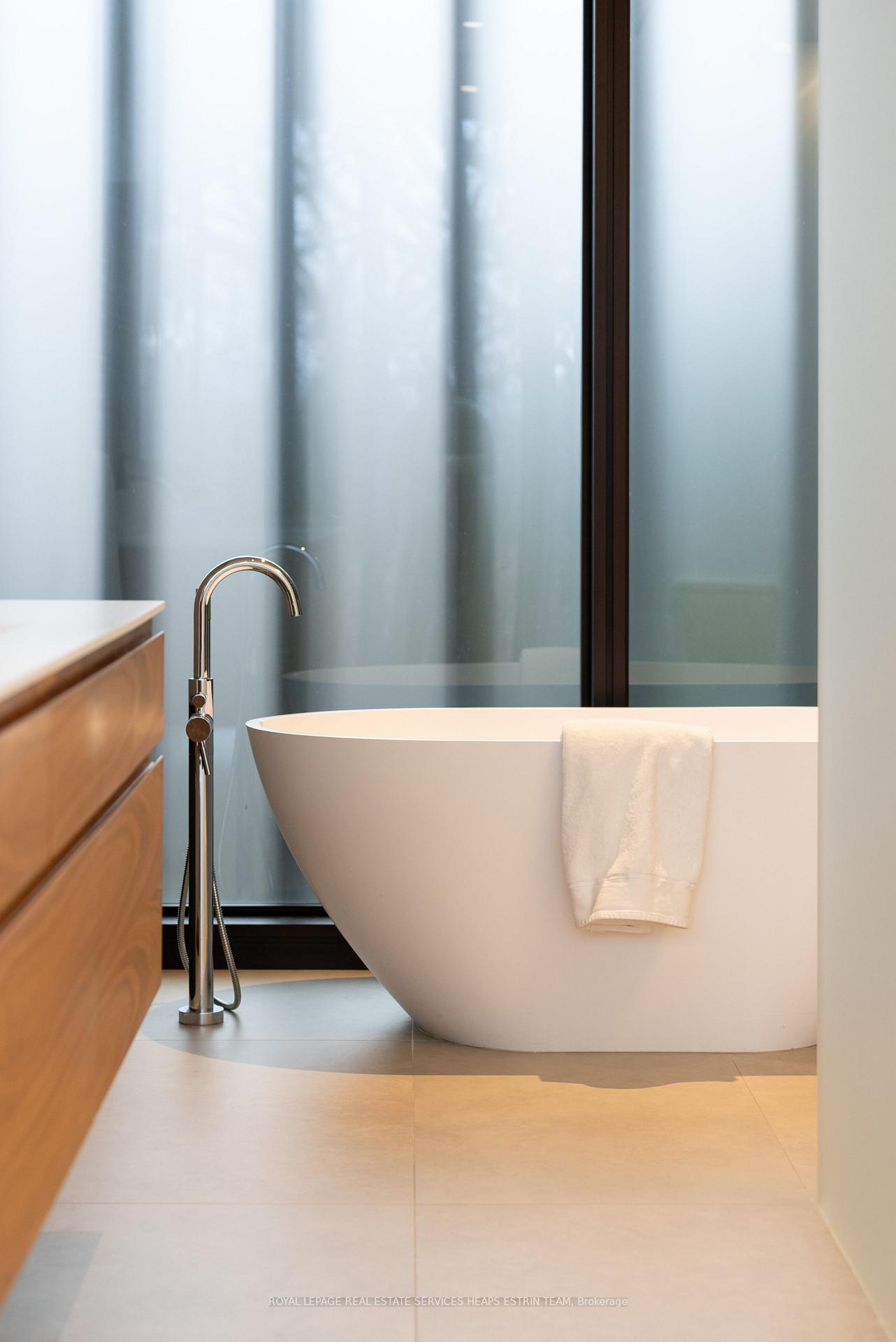 11 Thornwood Rd, Toronto, ON M4W2R8 | 4 Bedroom 8 Bathroom Detached House | Image 24