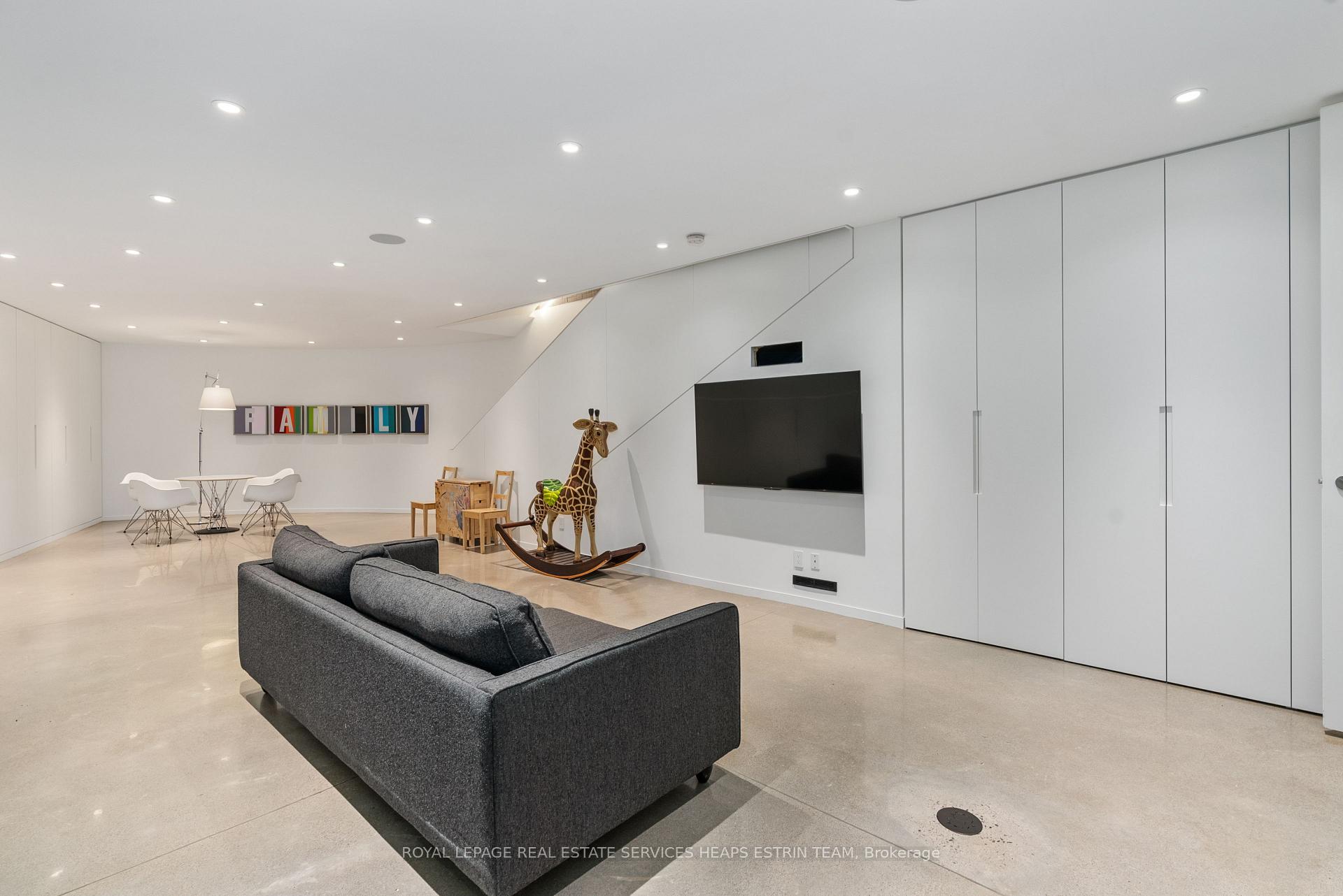 11 Thornwood Rd, Toronto, ON M4W2R8 | 4 Bedroom 8 Bathroom Detached House | Image 28