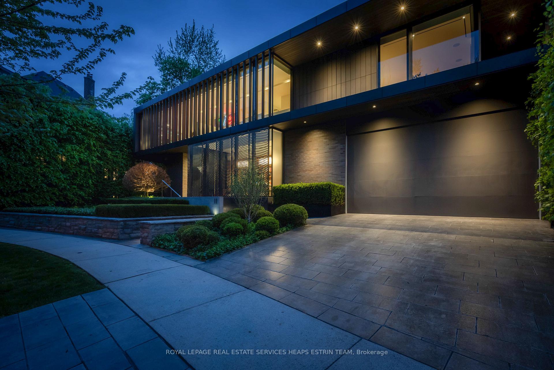 11 Thornwood Rd, Toronto, ON M4W2R8 | 4 Bedroom 8 Bathroom Detached House | Image 5