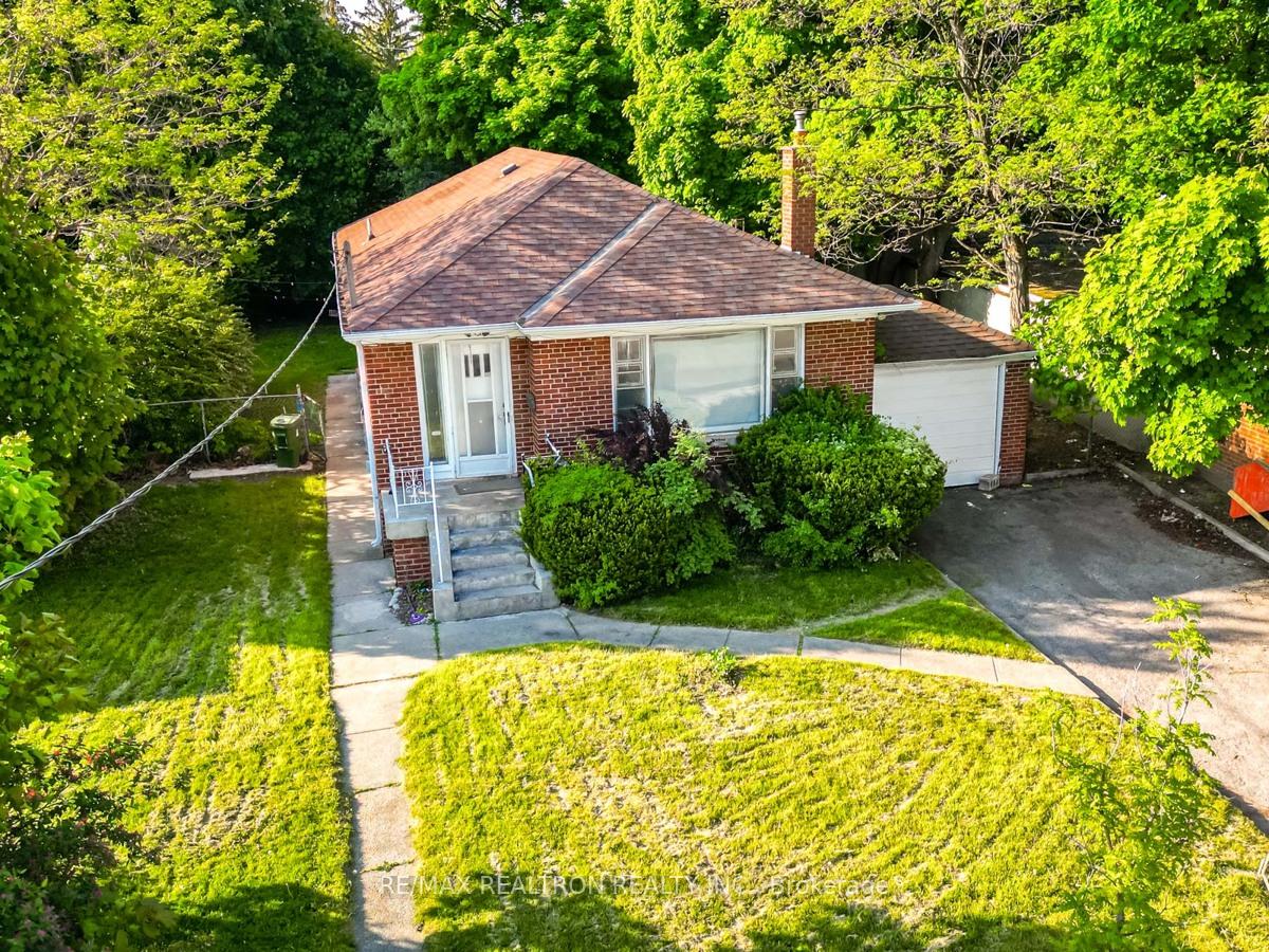 10 Laurelcrest Ave, Toronto, ON M3H2A4 | 3 Bedroom 2 Bathroom Detached House | Image 1