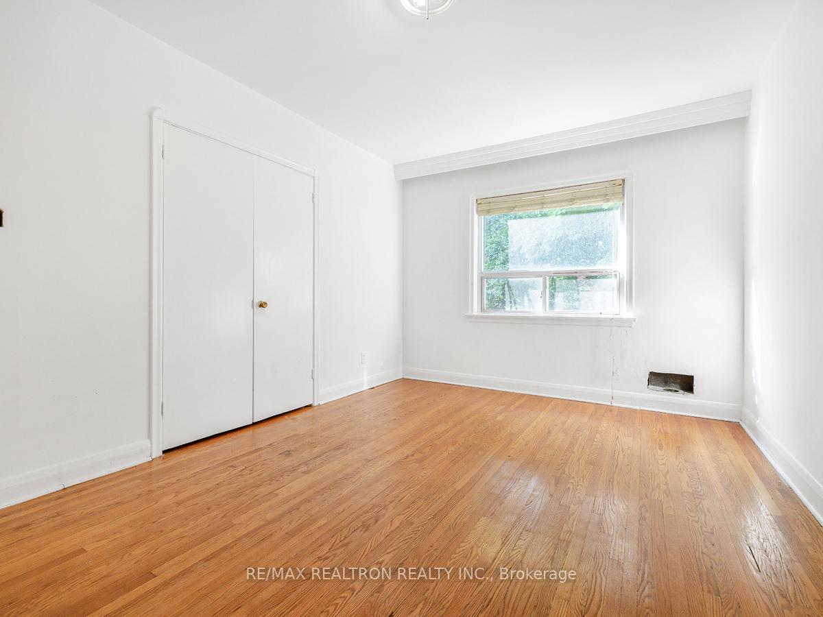 10 Laurelcrest Ave, Toronto, ON M3H2A4 | 3 Bedroom 2 Bathroom Detached House | Image 14
