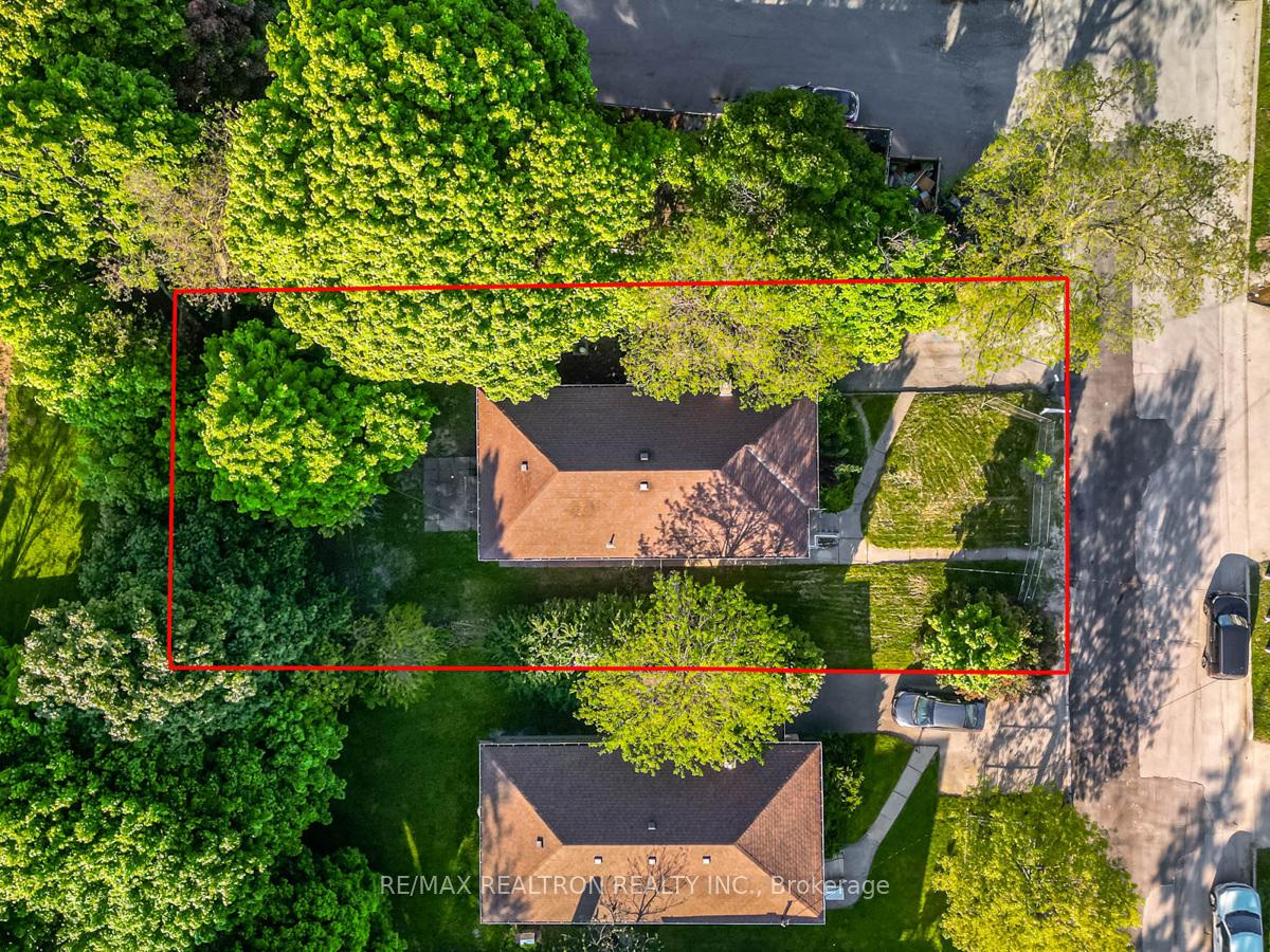 10 Laurelcrest Ave, Toronto, ON M3H2A4 | 3 Bedroom 2 Bathroom Detached House | Image 20