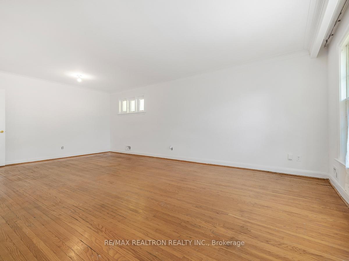 10 Laurelcrest Ave, Toronto, ON M3H2A4 | 3 Bedroom 2 Bathroom Detached House | Image 3