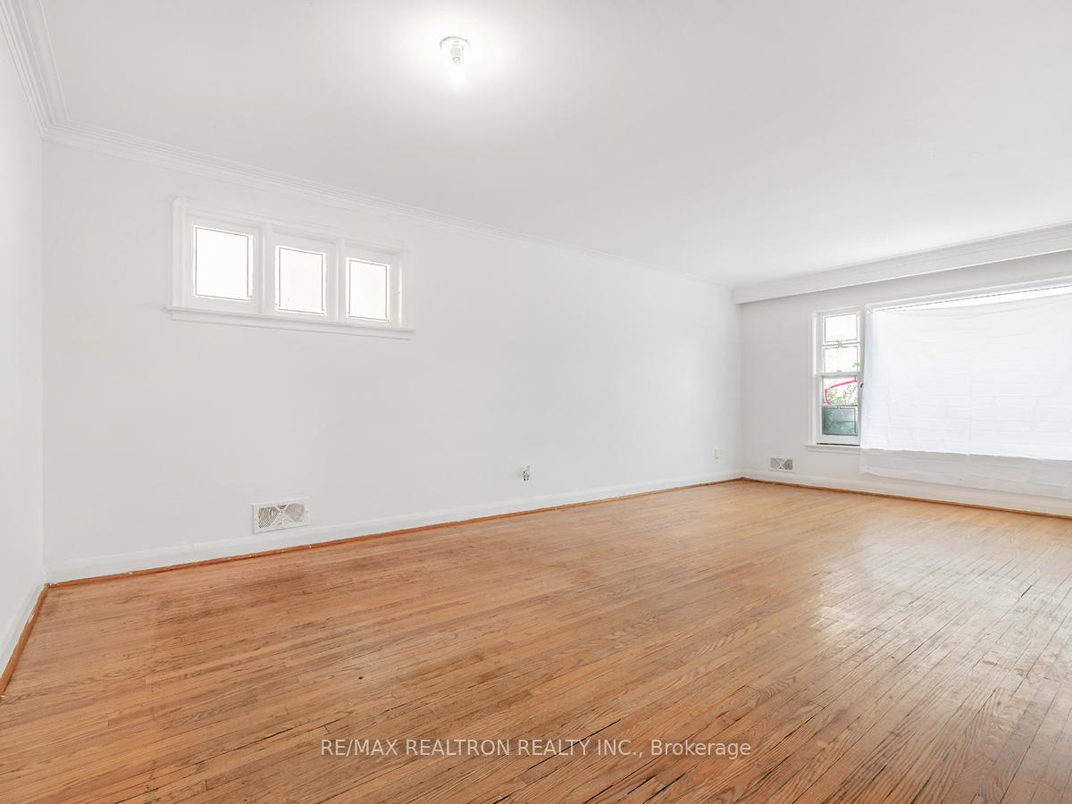 10 Laurelcrest Ave, Toronto, ON M3H2A4 | 3 Bedroom 2 Bathroom Detached House | Image 7