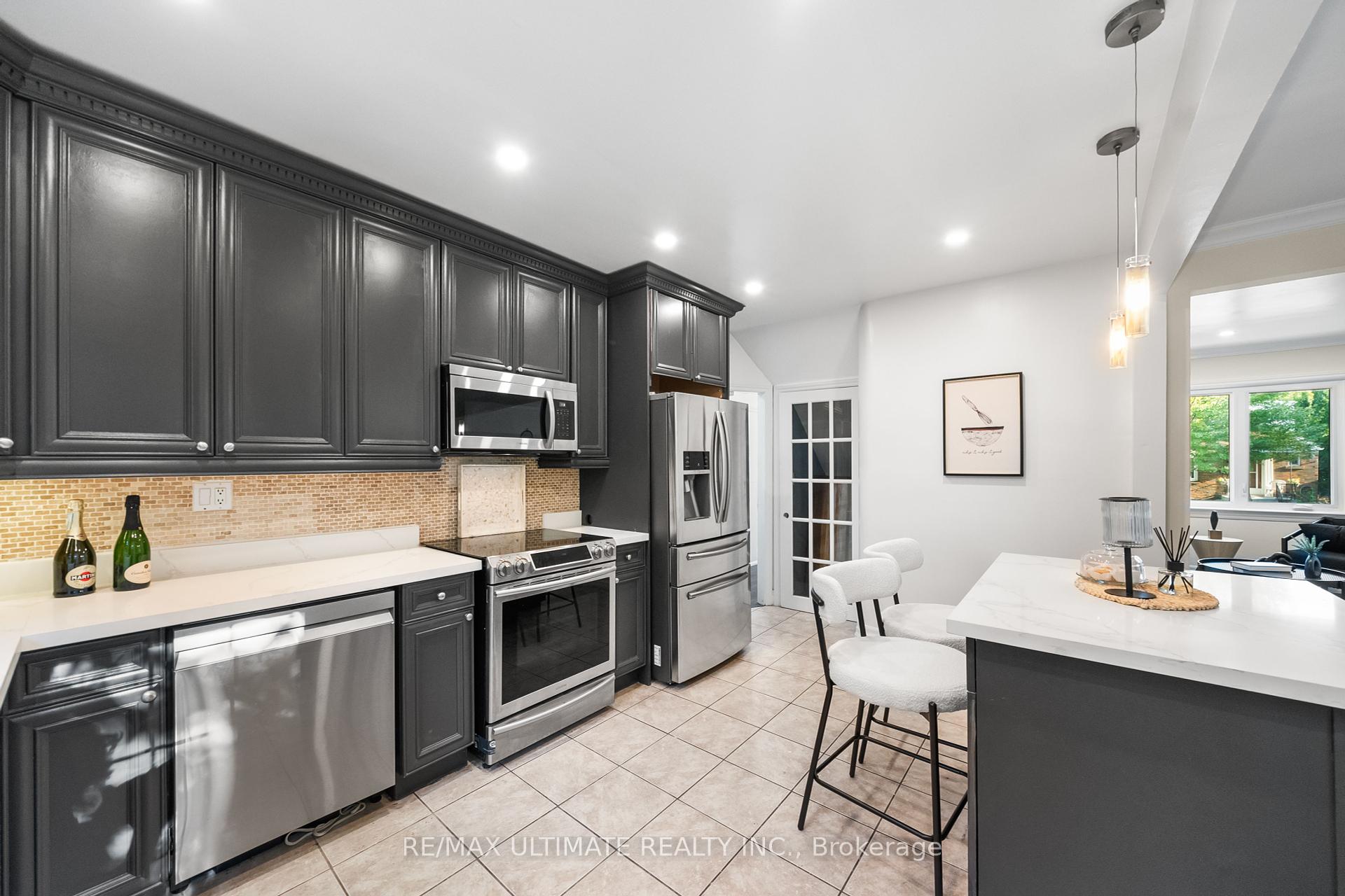 218 Bogert Ave, Toronto, ON M2N1L3 | 3 Bedroom 3 Bathroom Detached House | Image 11
