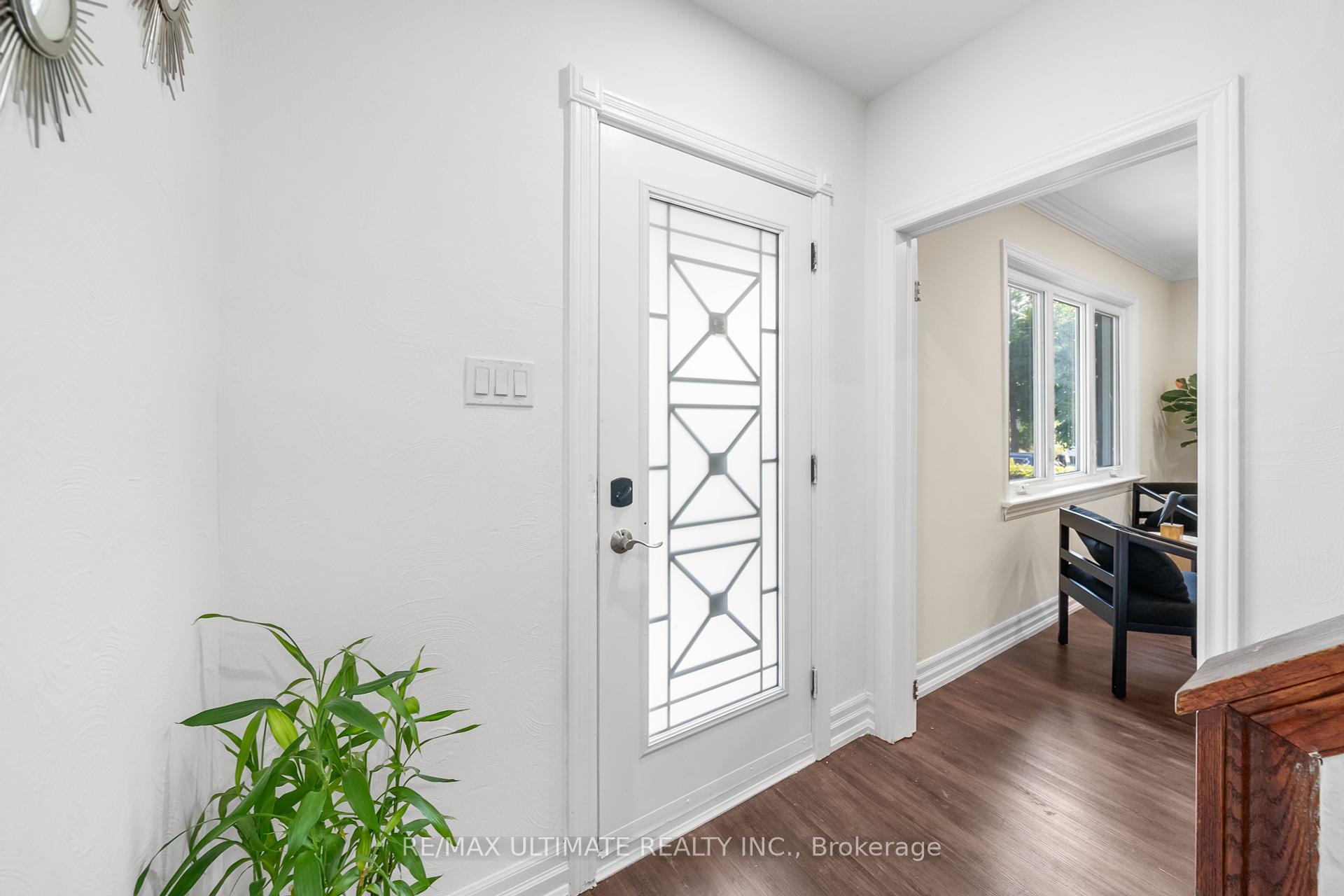 218 Bogert Ave, Toronto, ON M2N1L3 | 3 Bedroom 3 Bathroom Detached House | Image 16