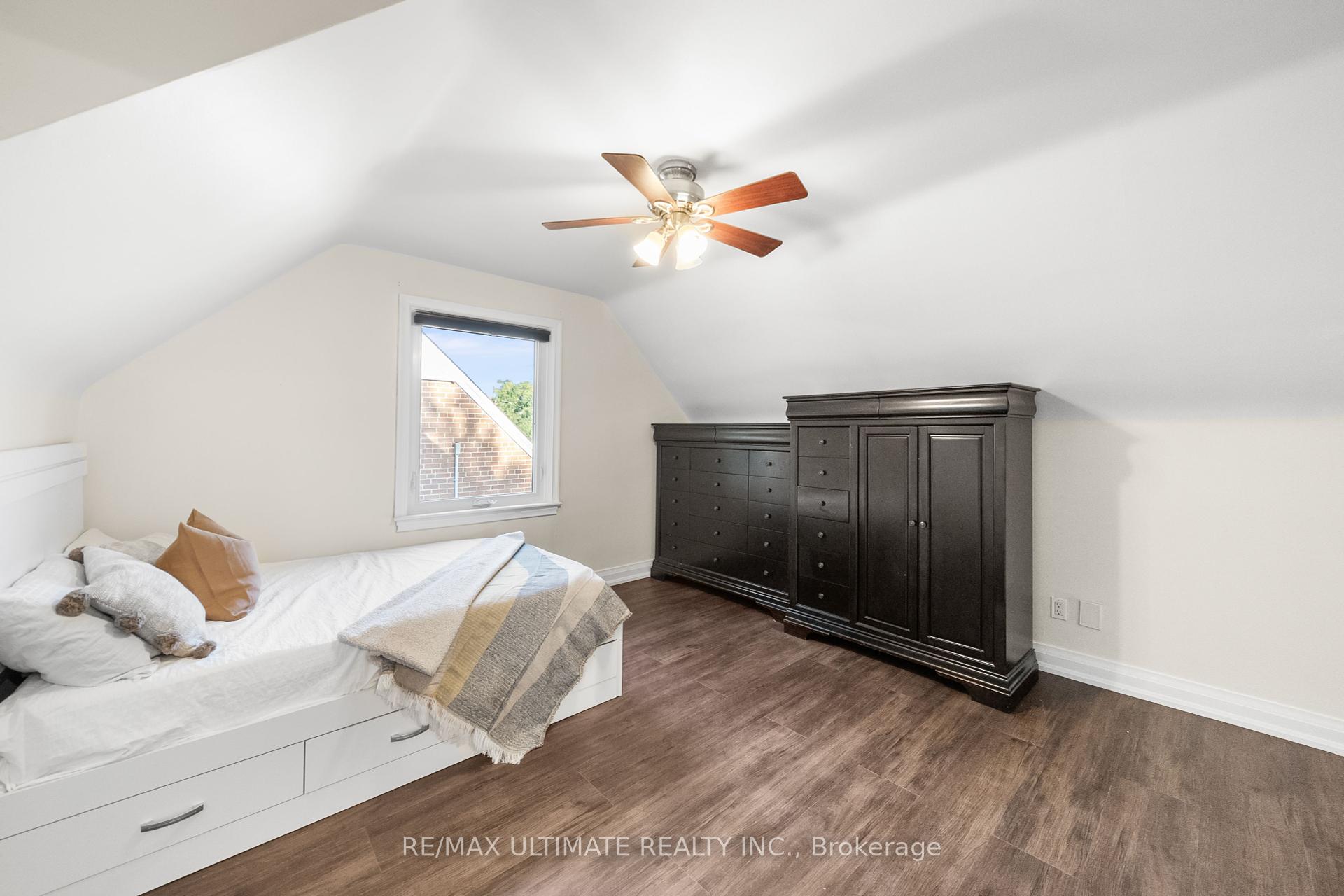 218 Bogert Ave, Toronto, ON M2N1L3 | 3 Bedroom 3 Bathroom Detached House | Image 25