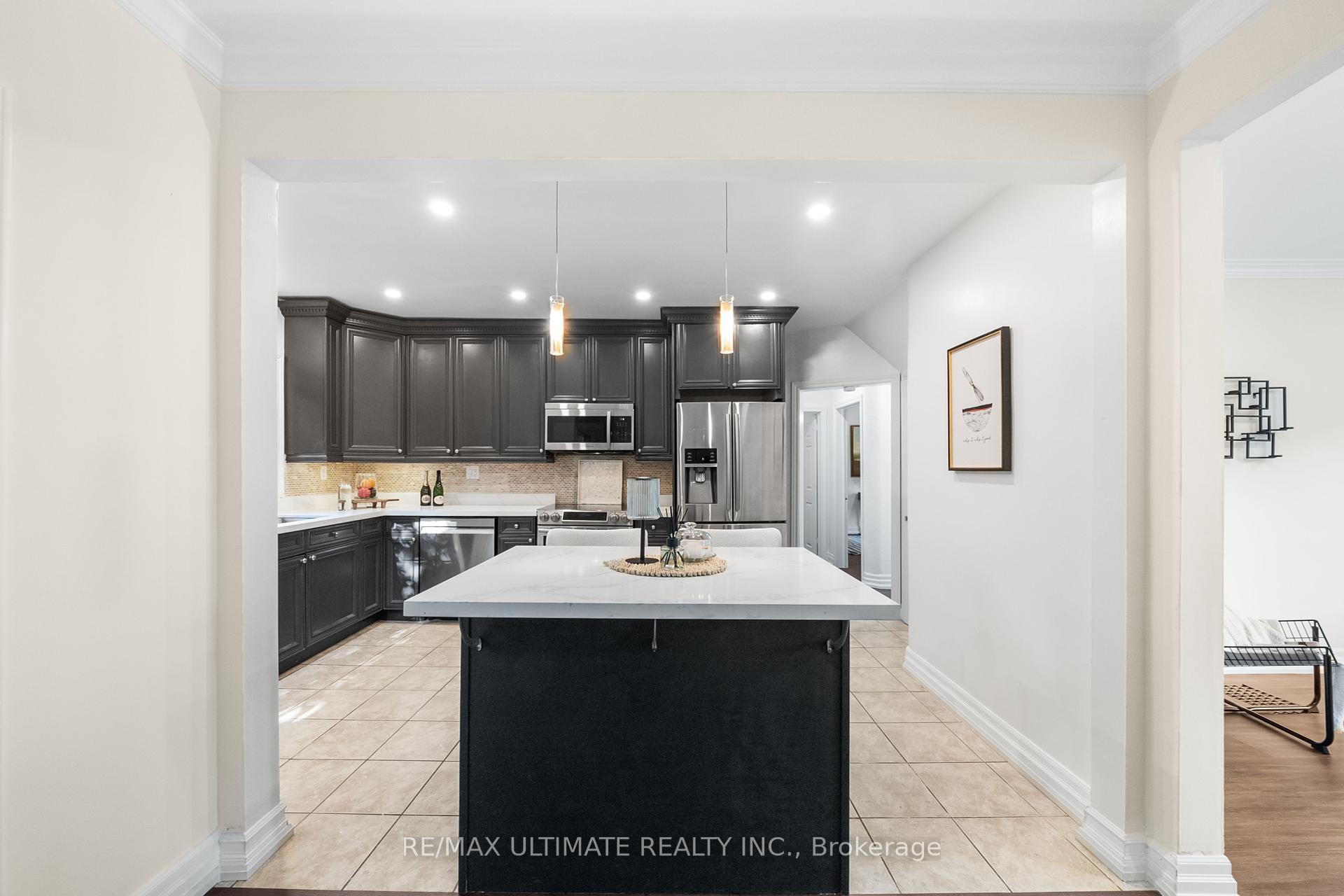 218 Bogert Ave, Toronto, ON M2N1L3 | 3 Bedroom 3 Bathroom Detached House | Image 8