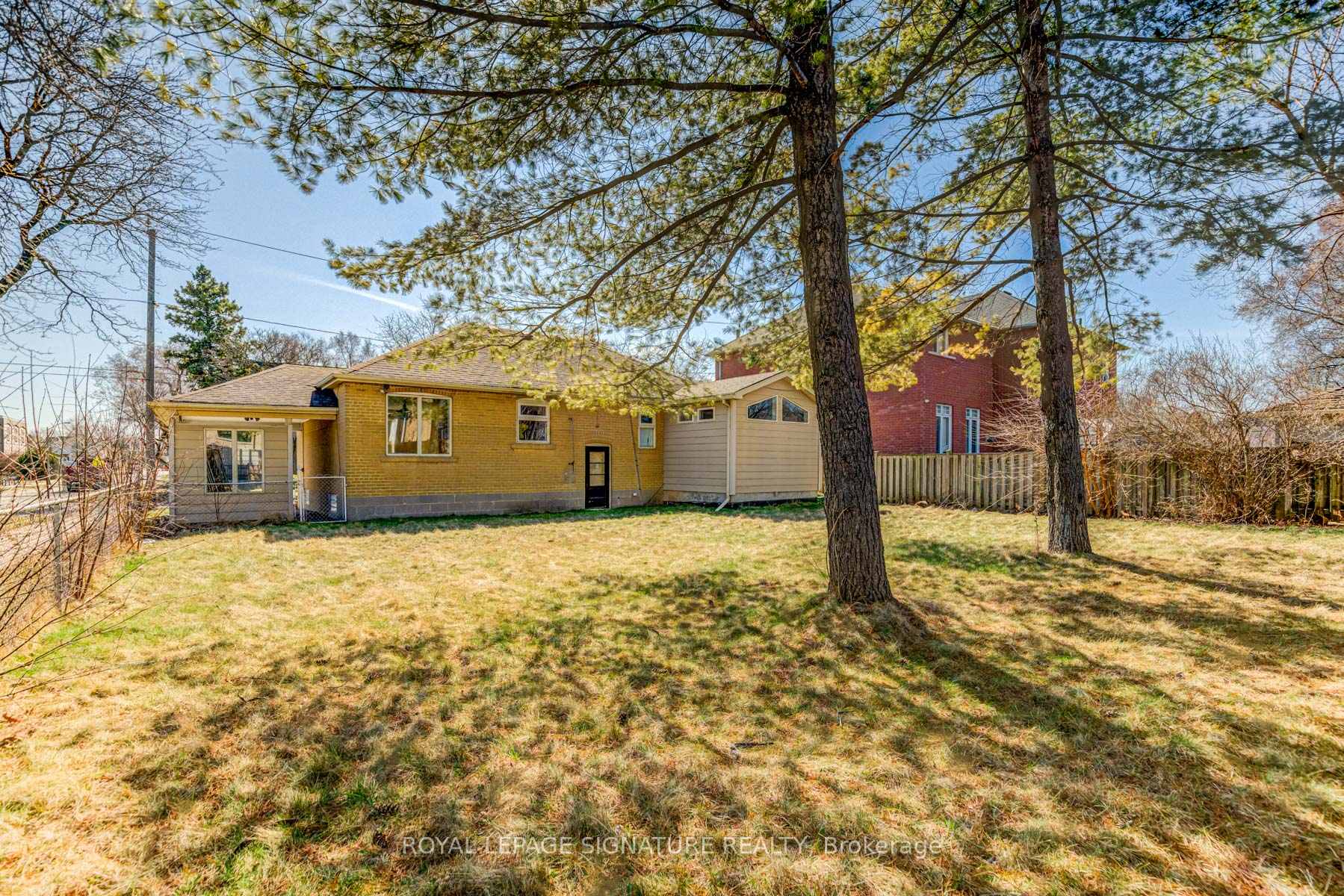 50 Bainbridge Ave, Toronto, ON M3H2K2 | 3 Bedroom 2 Bathroom Detached House | Image 18