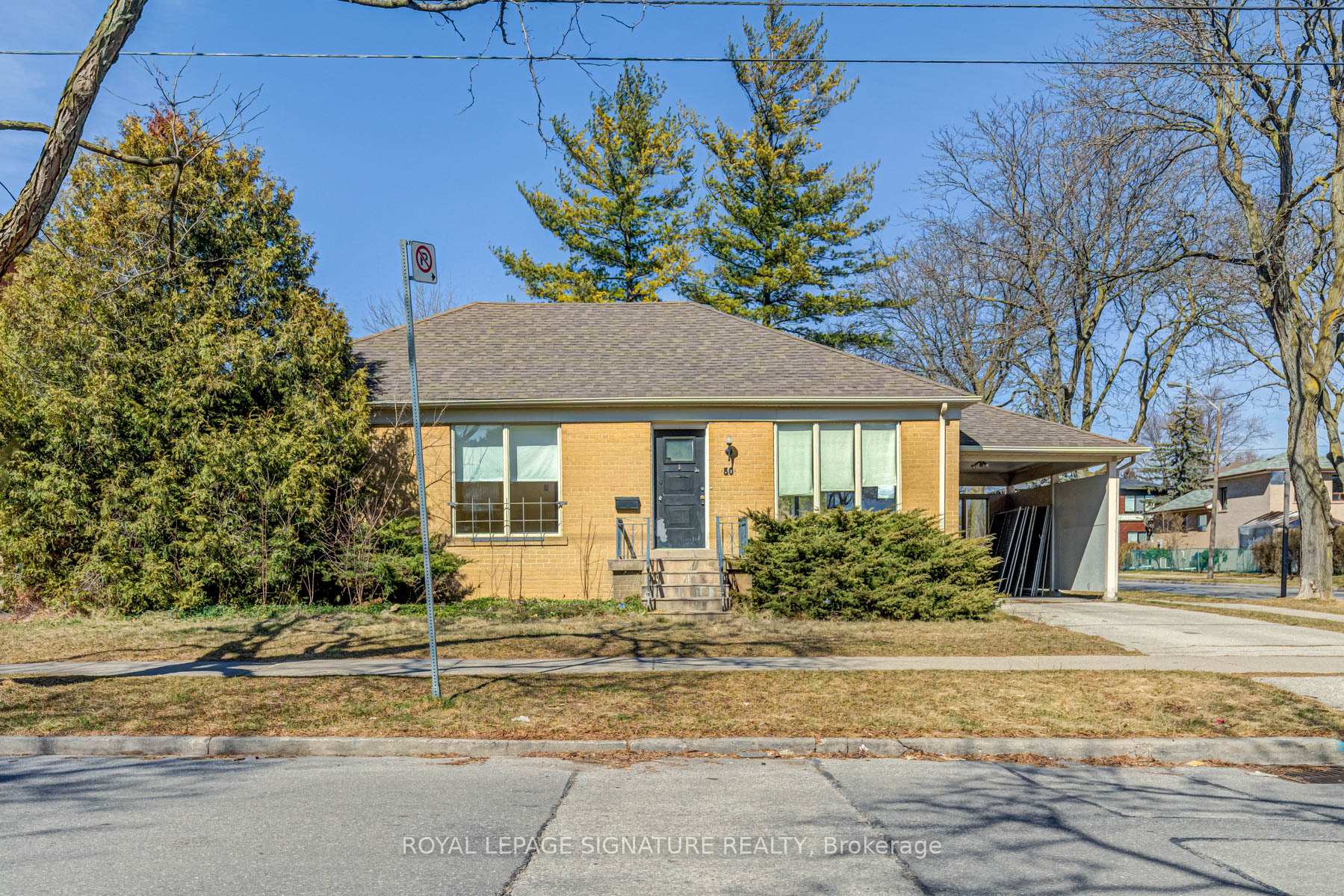 50 Bainbridge Ave, Toronto, ON M3H2K2 | 3 Bedroom 2 Bathroom Detached House | Image 3