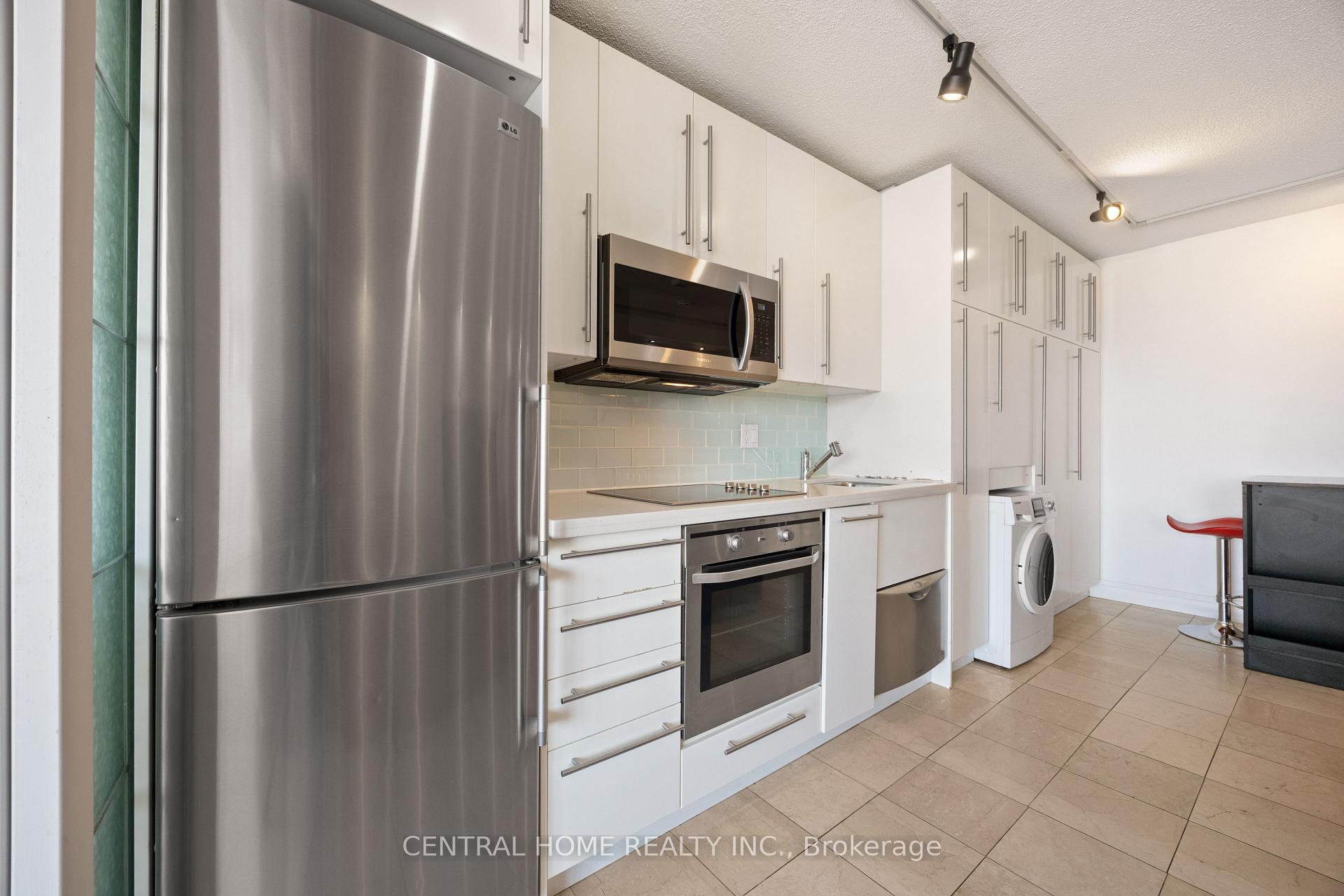 #3809 - 210 Victoria St, Toronto, ON M5B2R3 | 1 Bedroom 1 Bathroom Condo Apt | Image 13