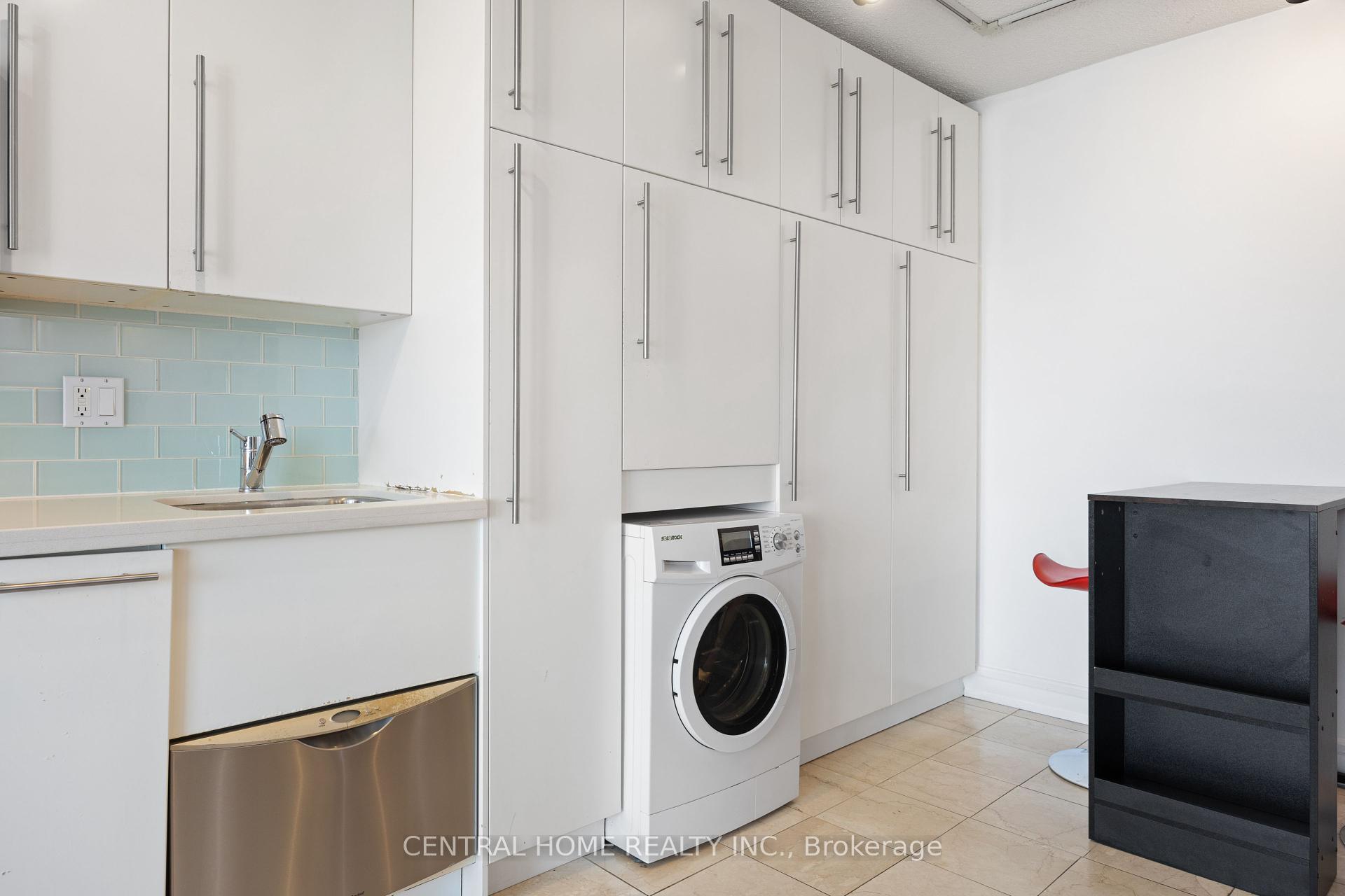 #3809 - 210 Victoria St, Toronto, ON M5B2R3 | 1 Bedroom 1 Bathroom Condo Apt | Image 15