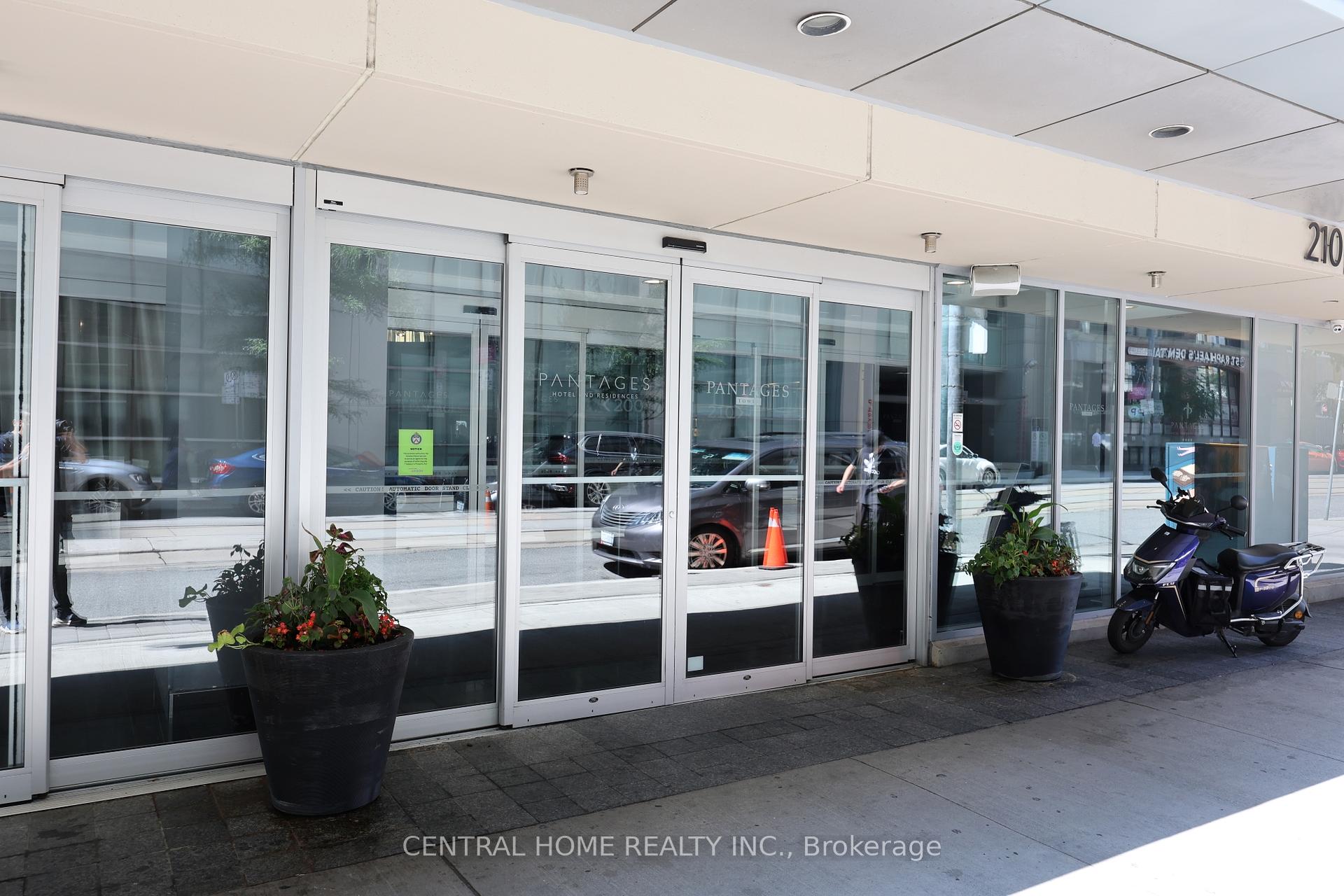 #3809 - 210 Victoria St, Toronto, ON M5B2R3 | 1 Bedroom 1 Bathroom Condo Apt | Image 5